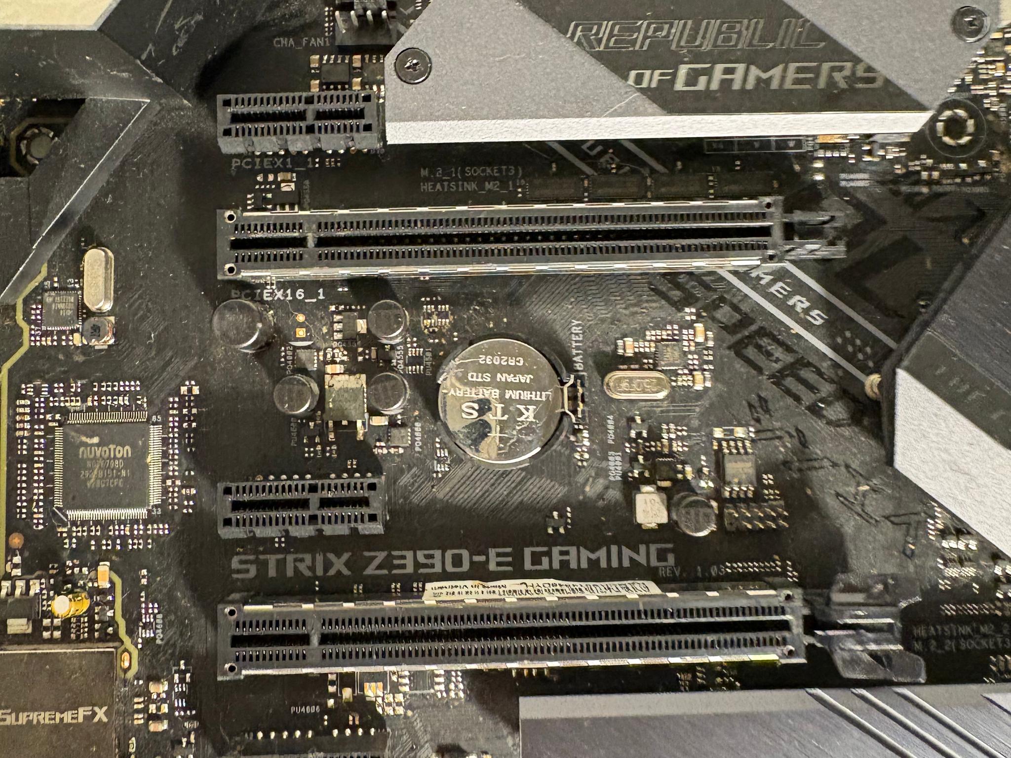 ASUS ROG Strix Motherboard Combo - i7 9700K w/ ROG STRIX Z390 Motherboard