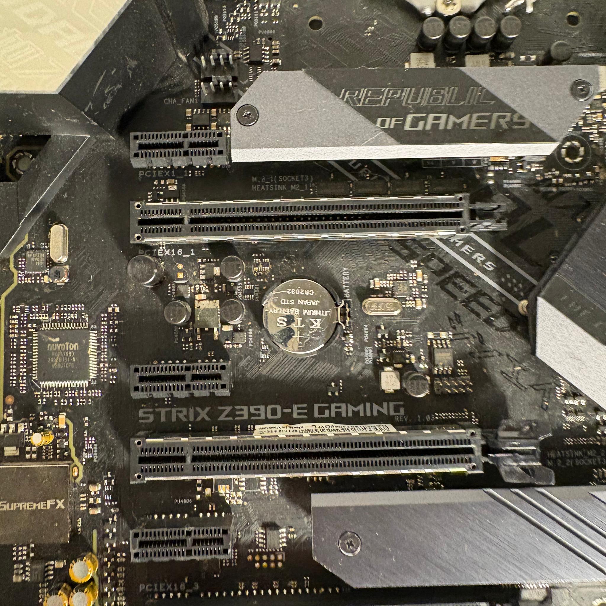 ASUS ROG Strix Motherboard Combo - i7 9700K w/ ROG STRIX Z390 Motherboard