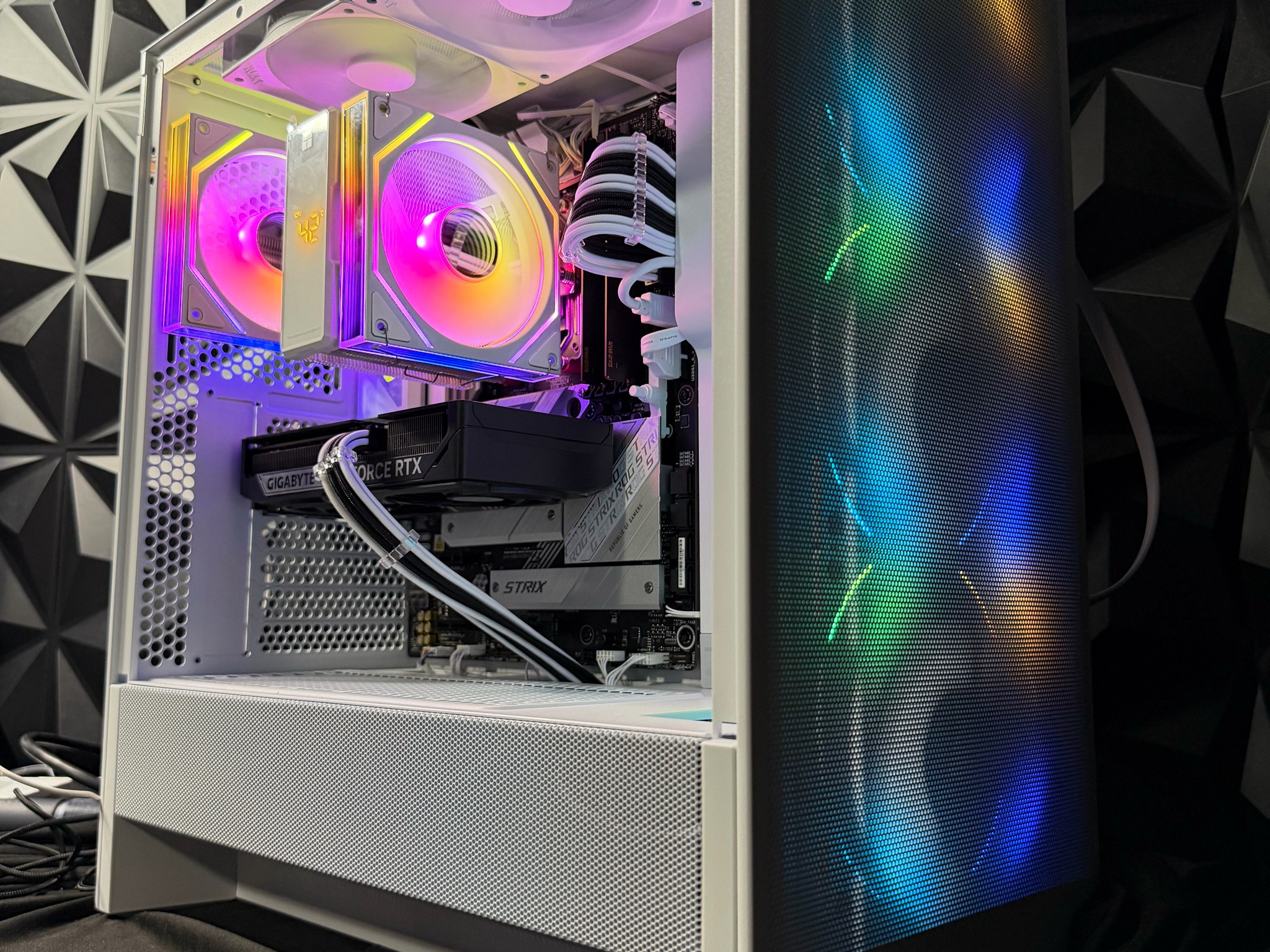 ❄️⚔️ ICE KNIGHT ⚔️❄️ Ryzen 5 7600X| RTX 5060Ti| 1.25 TB NVMe| 16 GB DDR5| 650 W PSU