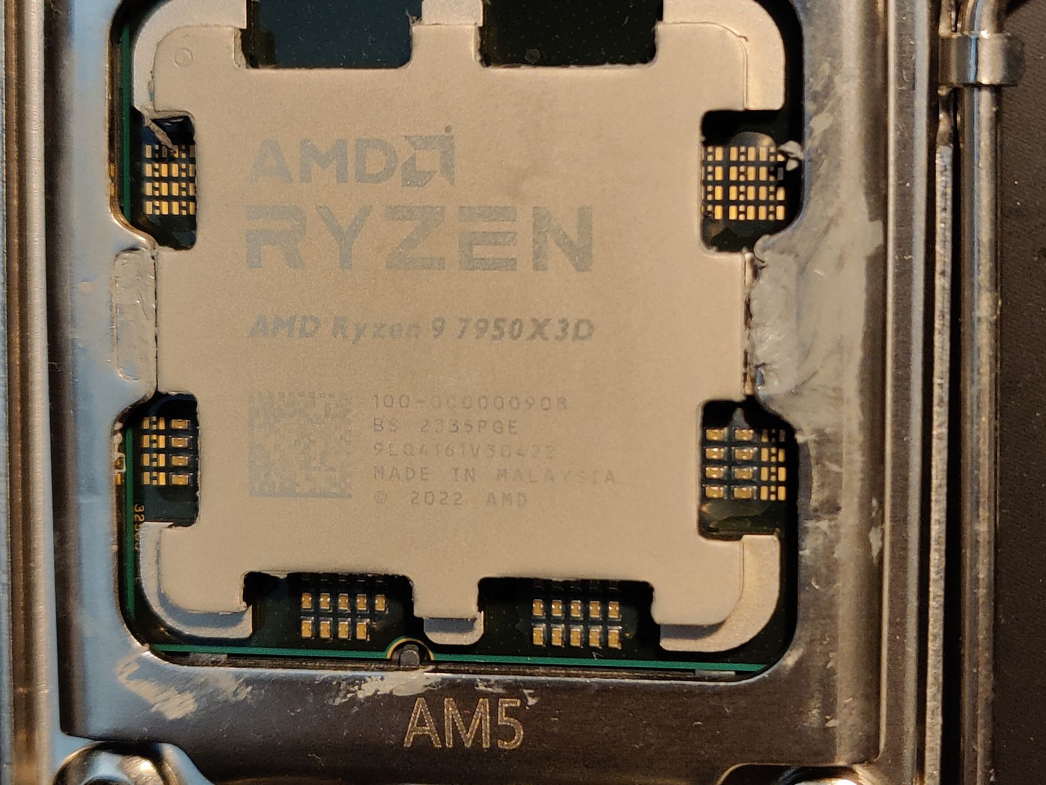 AMD Ryzen 9 7950X3D