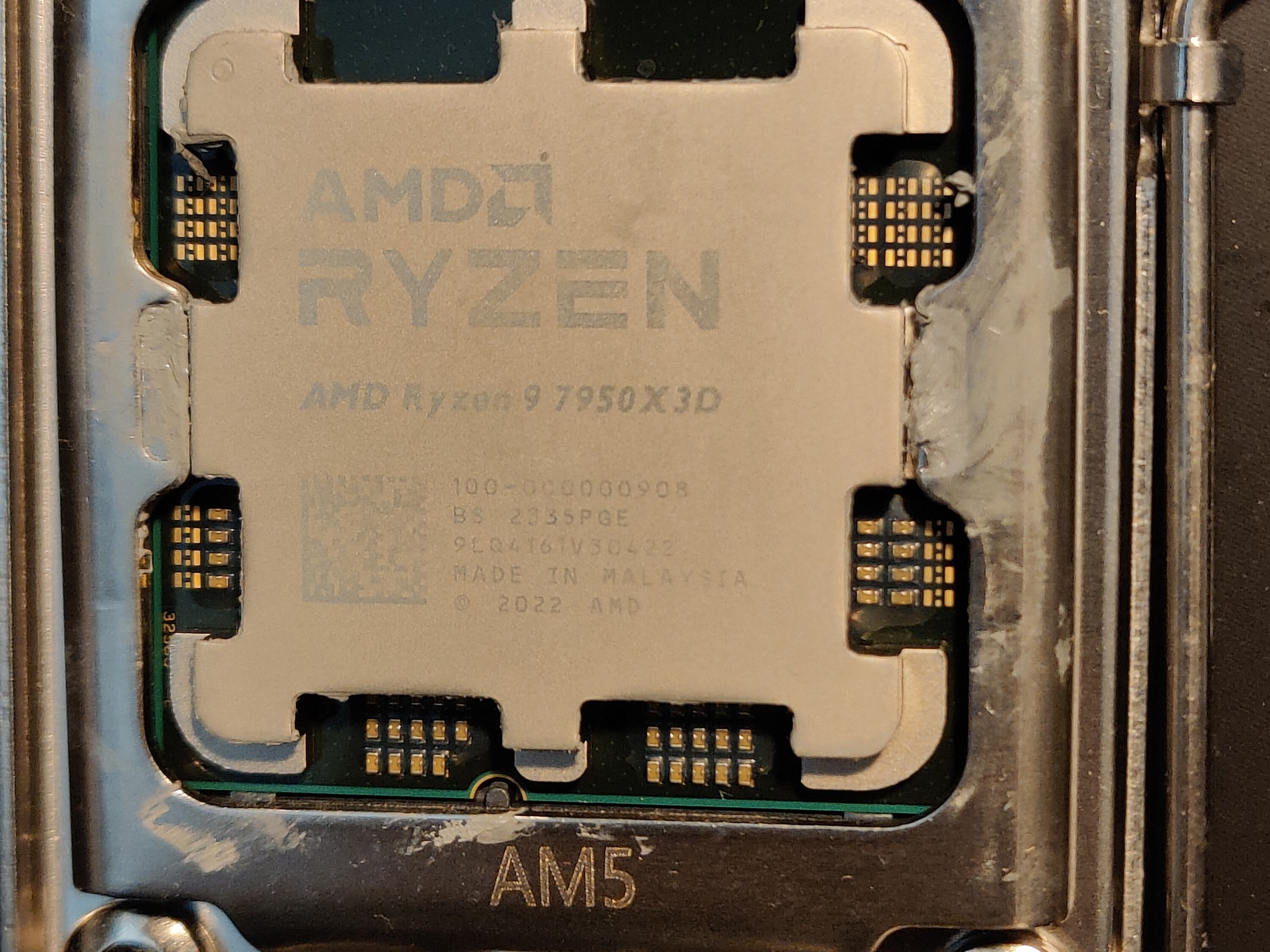 AMD Ryzen 9 7950X3D