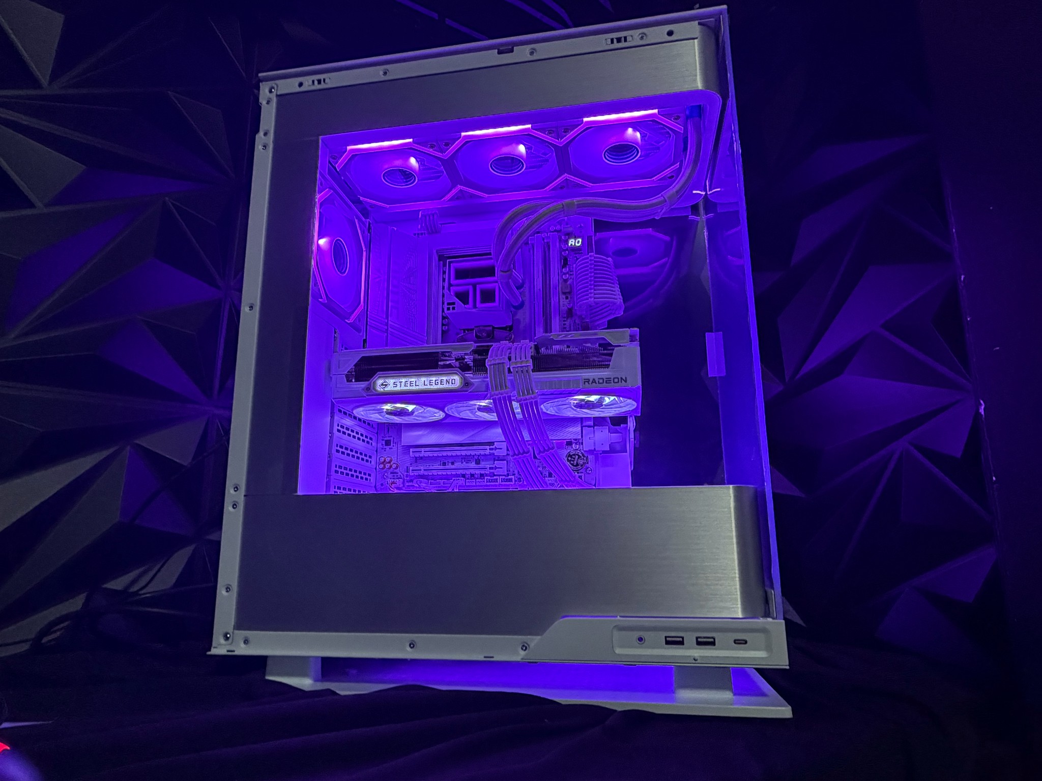 🥛❄️ ARCTIC MILK ❄️🥛👑 Ryzen 9 7900X| RX 9070XT| 32 GB DDR5| 2.75 TB NVMe| 850W PSU