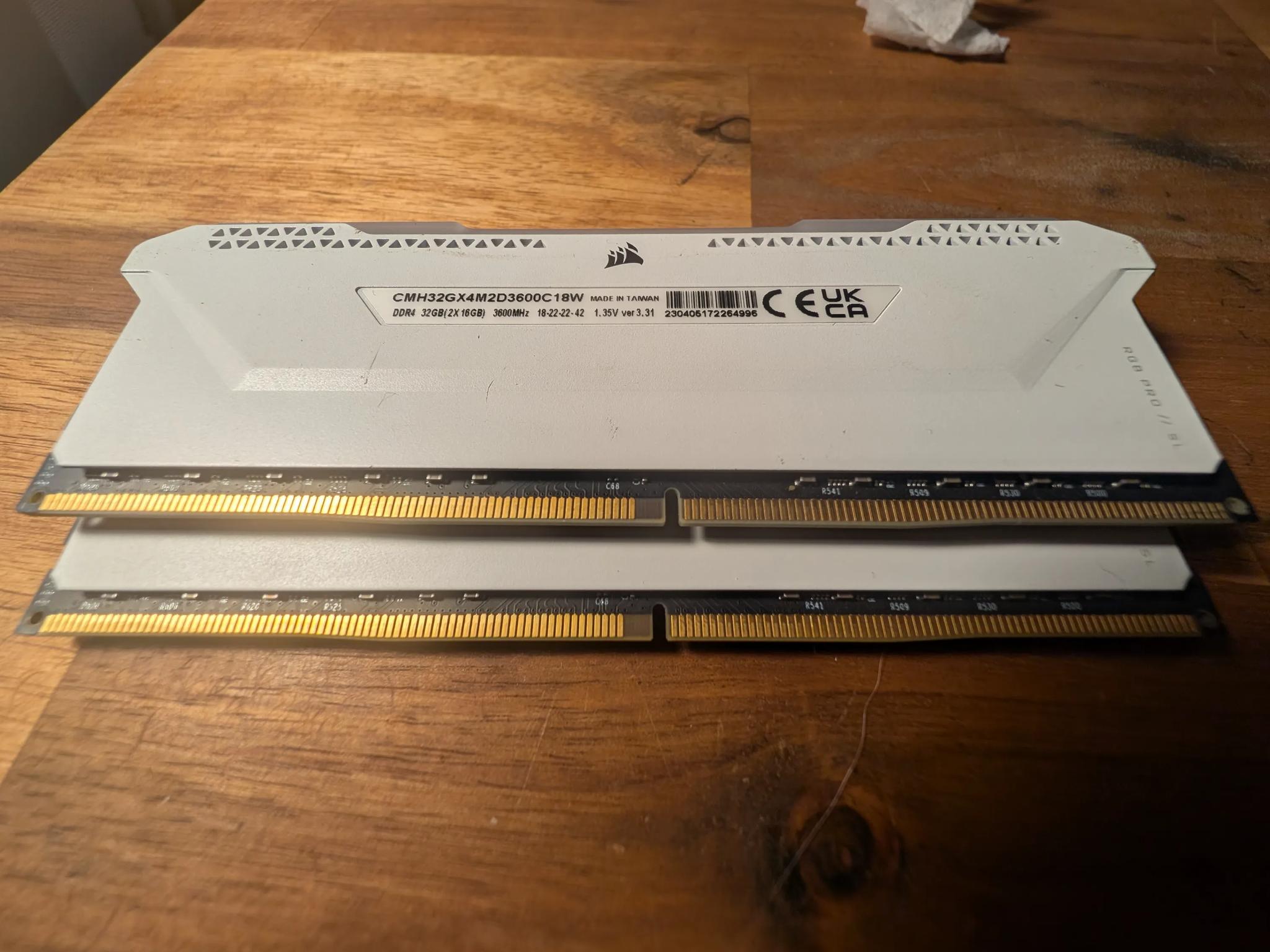 Corsair DDR4 32GB (16x2)