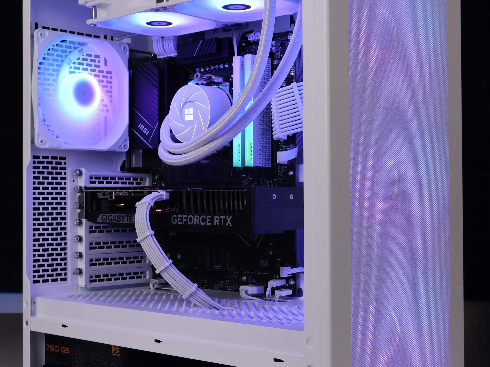 ⚪ Ryzen 7 7700X/RTX 5070 12GB Gaming/Streaming PC ⚪