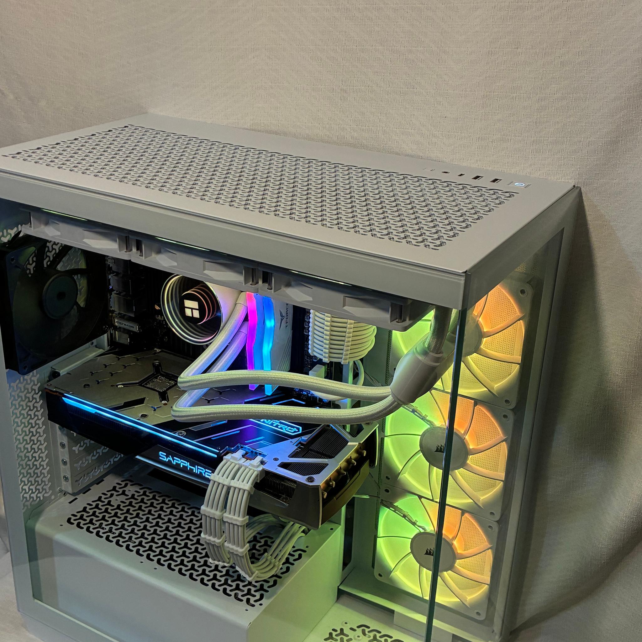 Pre-built All White Gaming PC Ryzen 5 4500 - Radeon 5700 XT NITRO+ 8GB