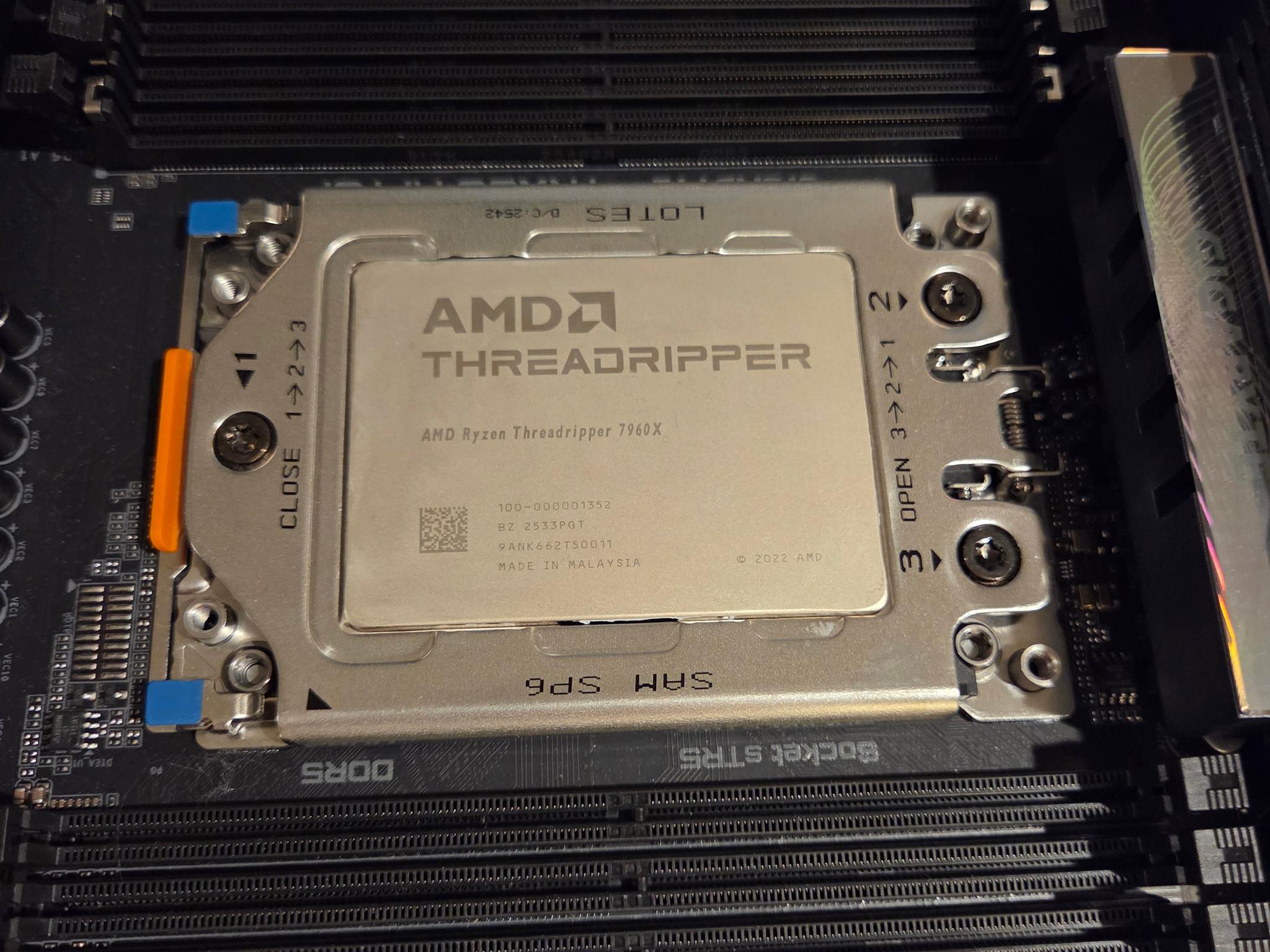 AMD Threadripper 7960X (24C/48T) + Gigabyte TRX50 AI TOP - CPU/Mobo Combo