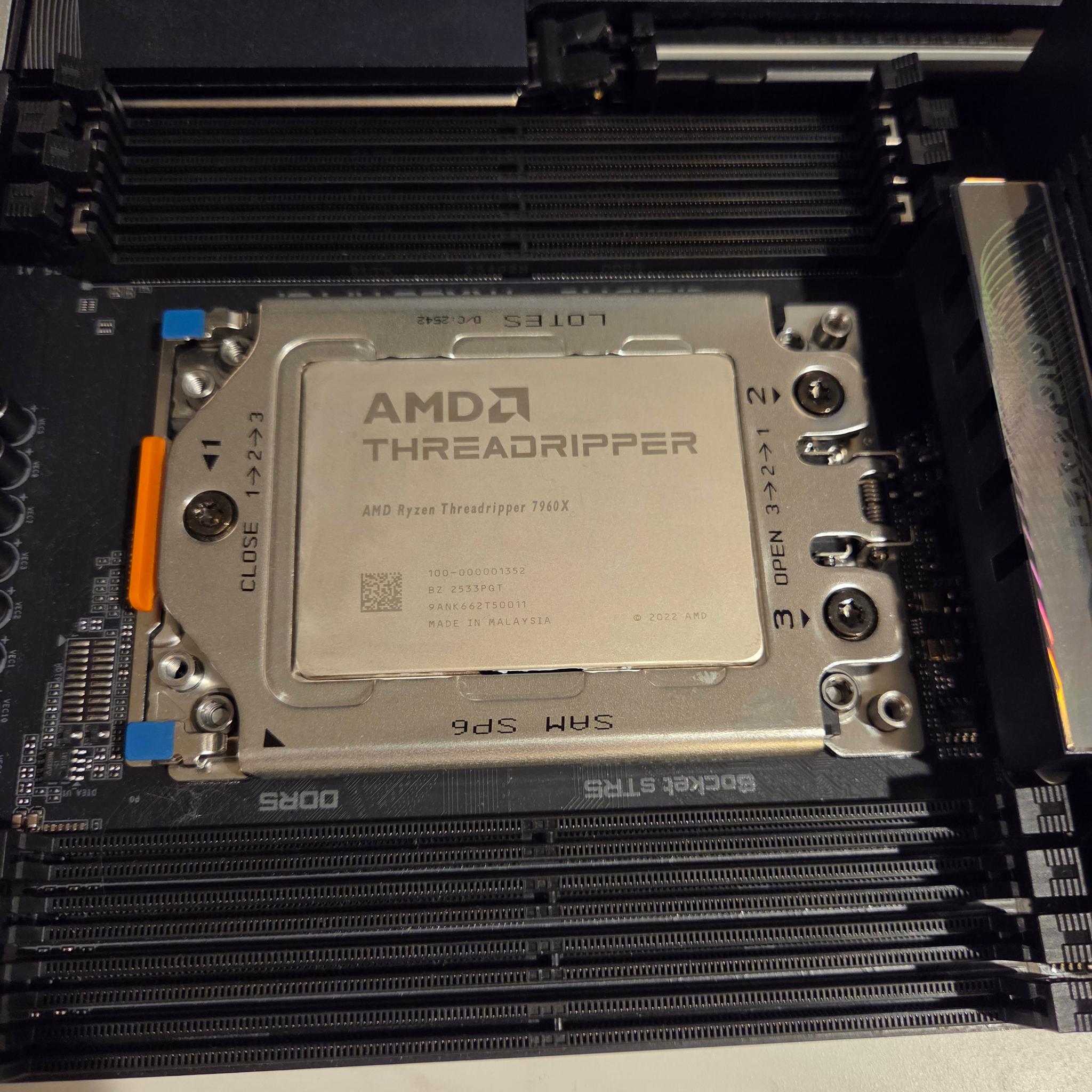 AMD Threadripper 7960X (24C/48T) + Gigabyte TRX50 AI TOP - CPU/Mobo Combo