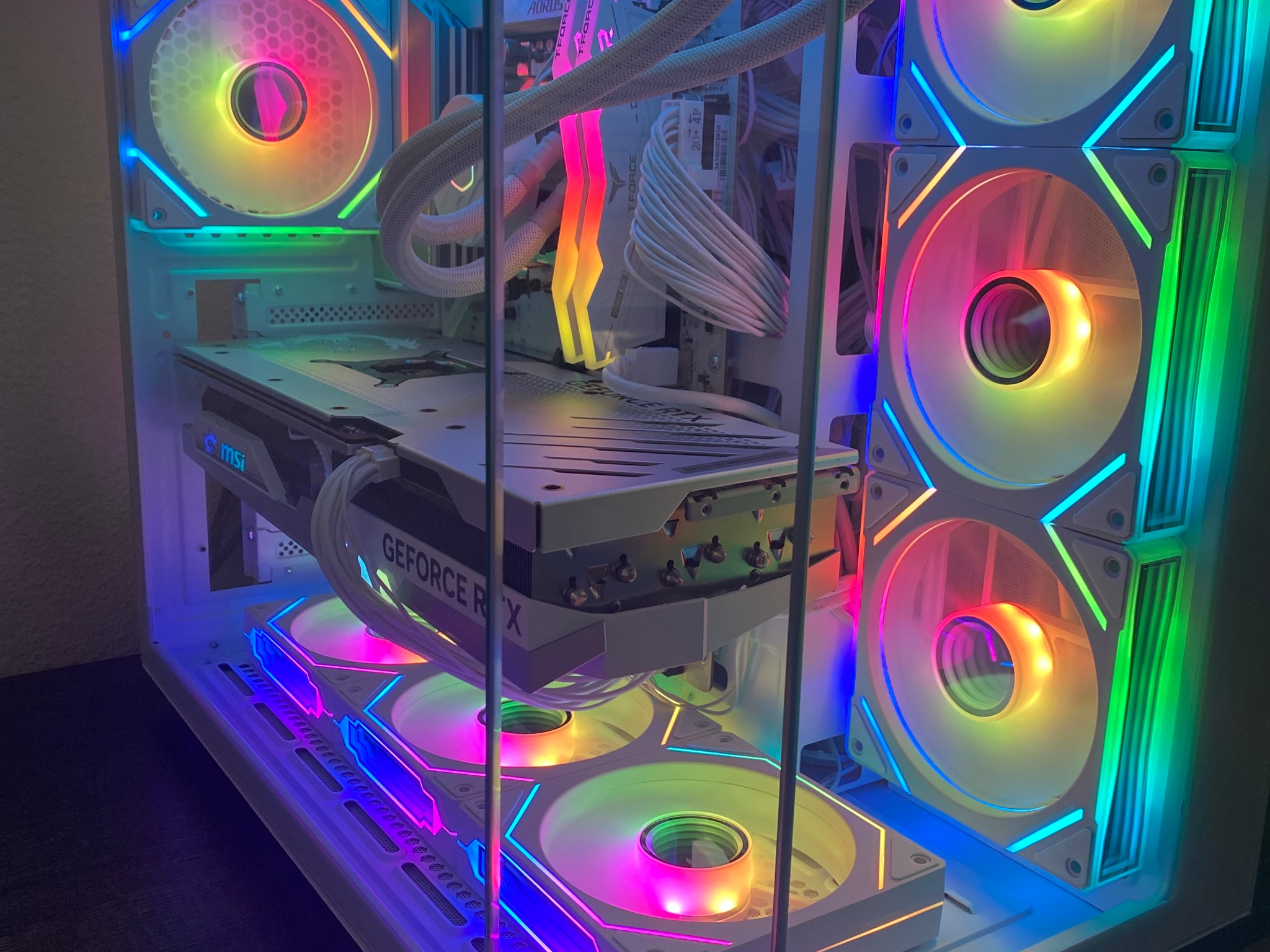 4k High-End | RTX 4070 Ti Super 16GB | Ryzen 7 7800X3D | 32GB DDR5 | 2TB SSD