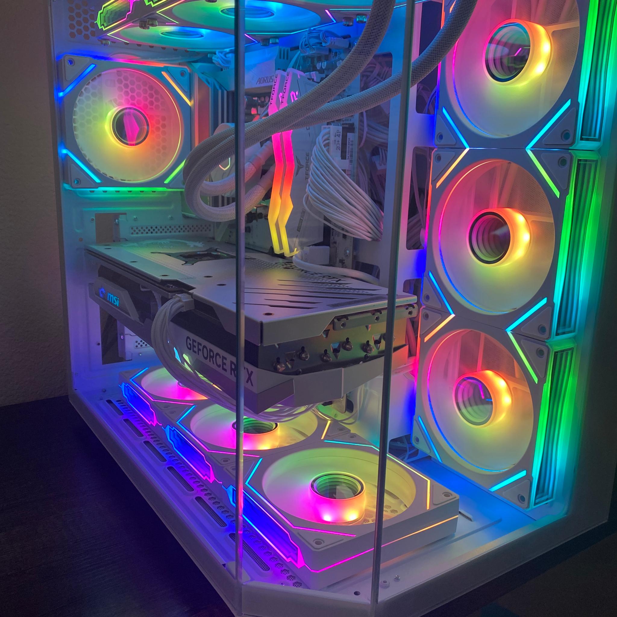 4k High-End | RTX 4070 Ti Super 16GB | Ryzen 7 7800X3D | 32GB DDR5 | 2TB SSD
