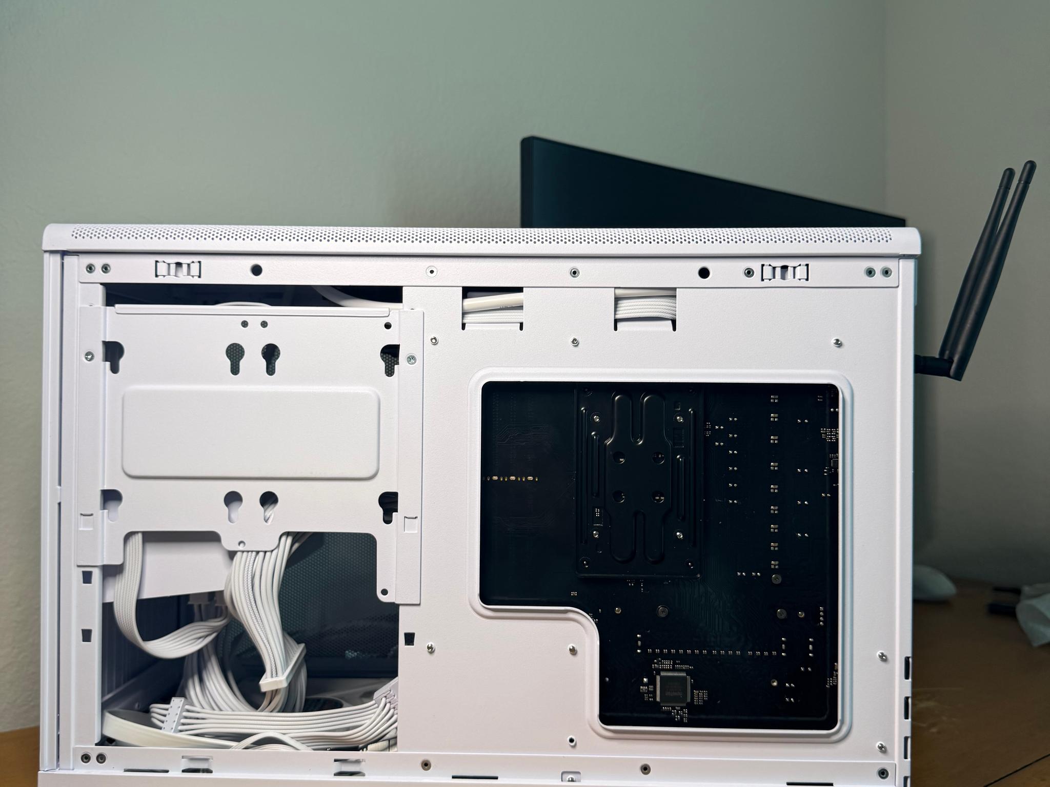 AMD Ryzen 5 9600X | Radeon RX 9060 XT 16GB | 16GB DDR5-6000 | 1TB NVMe | Liquid Cooled | WiFi 6E