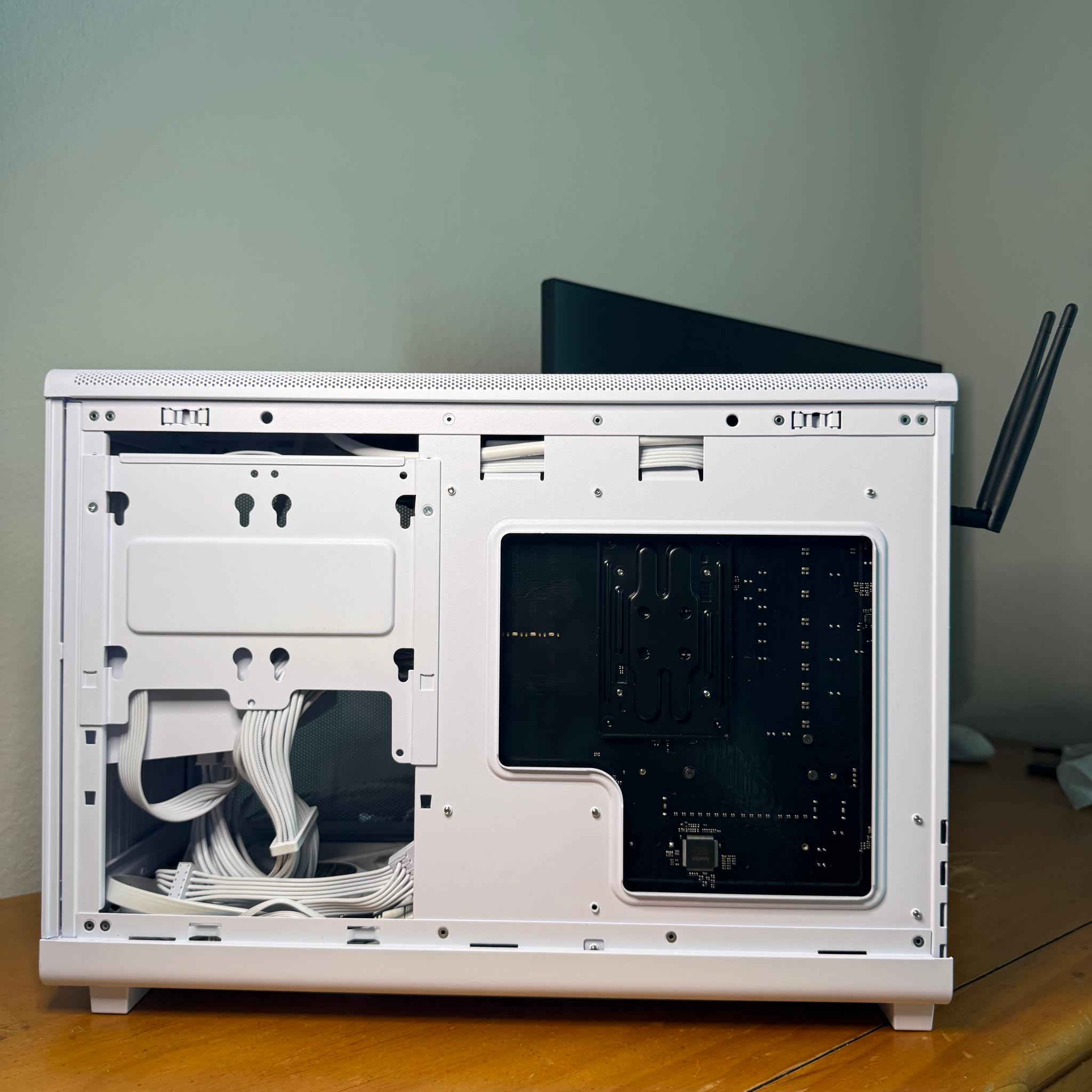AMD Ryzen 5 9600X | Radeon RX 9060 XT 16GB | 16GB DDR5-6000 | 1TB NVMe | Liquid Cooled | WiFi 6E