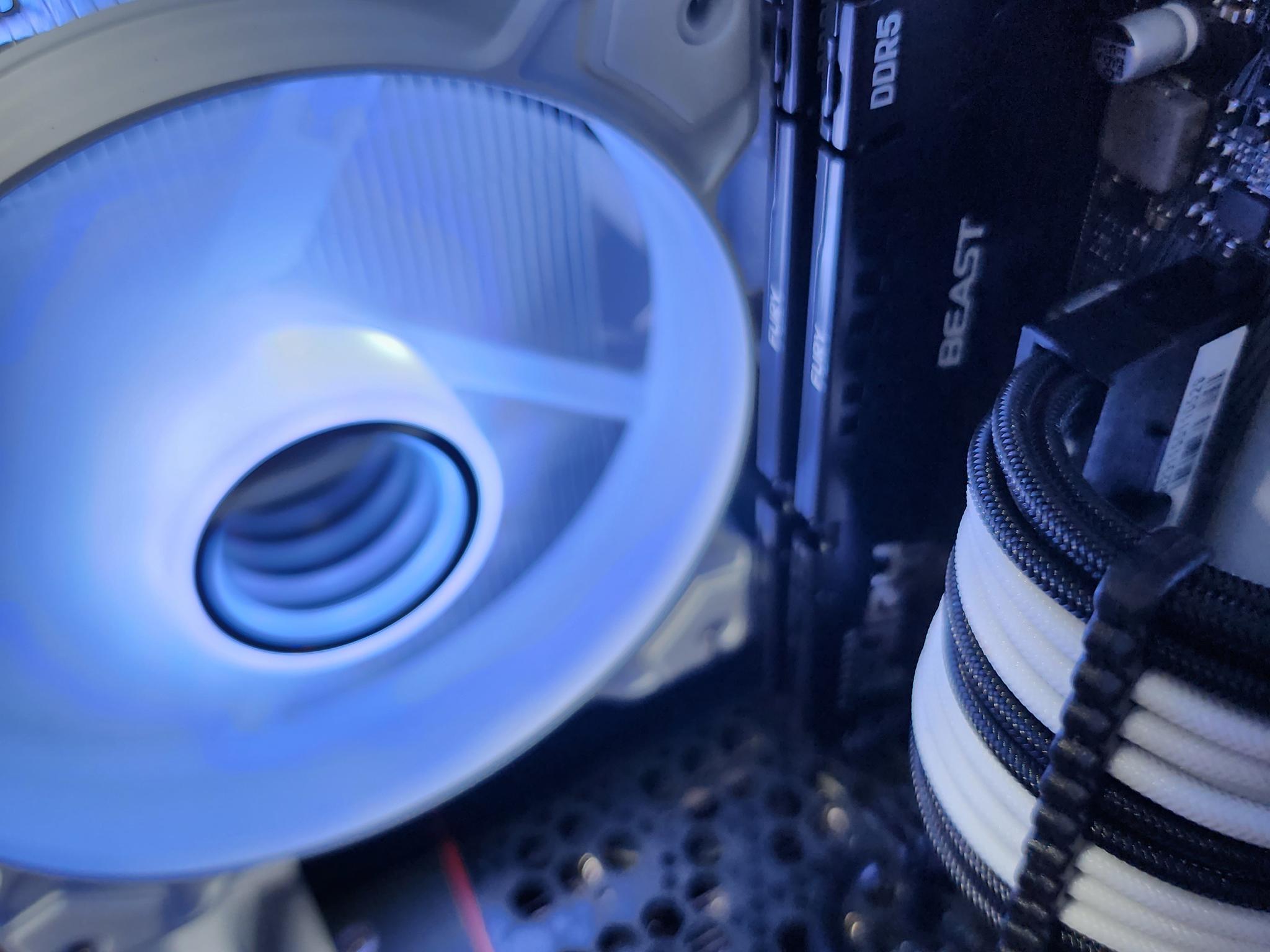 🤍💙 RTX 3070 // Core i5 12400F // 16GB 4800MHz DDR5 // 1TB NVMe Gen 4