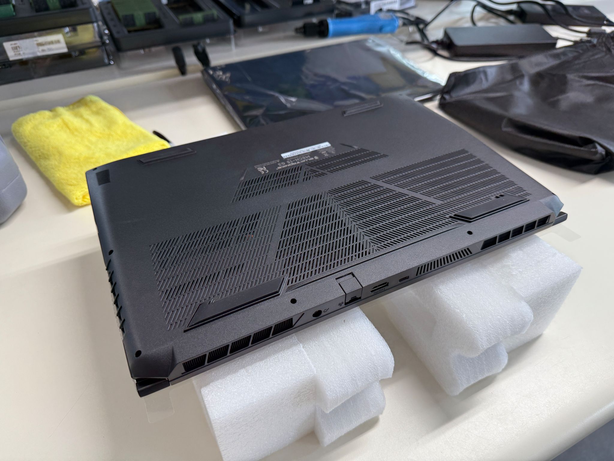 Eluktronics Mech-15 G3, i7-11800H, RTX 3080, 32GB Ram, 2TB SSD, 165HZ