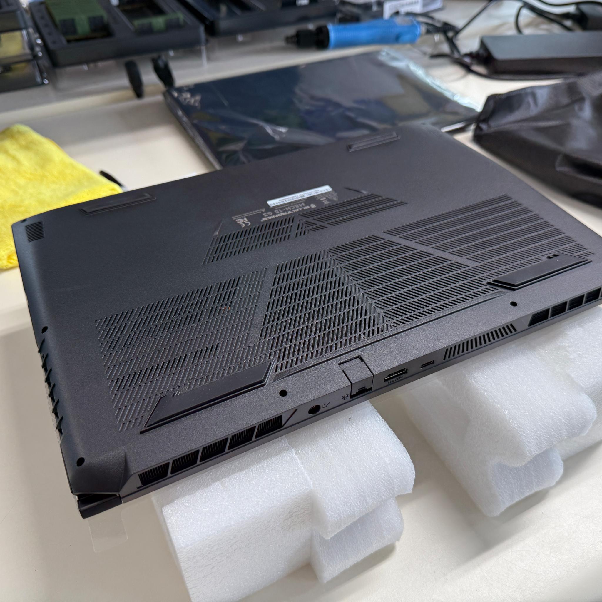 Eluktronics Mech-15 G3, i7-11800H, RTX 3080, 32GB Ram, 2TB SSD, 165HZ