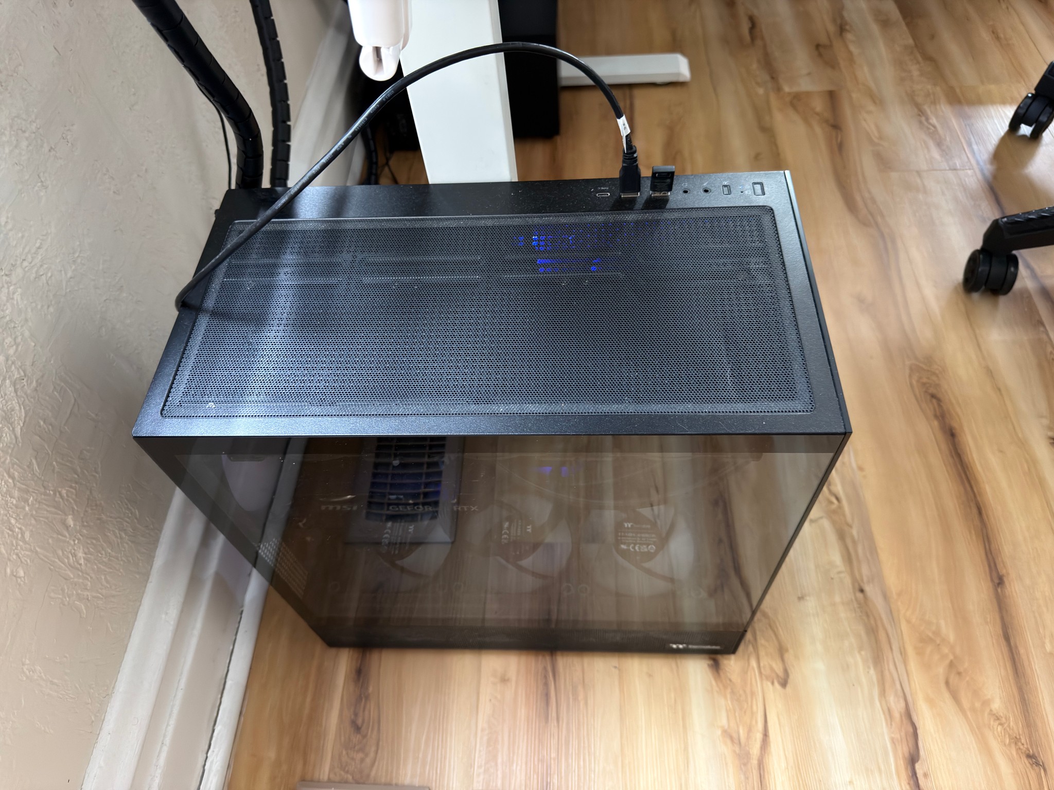 Gaming/Workstation pc in excellent condition! Intel I7-13700f, Nvidia RTX 4060, 1TB M2 Storage