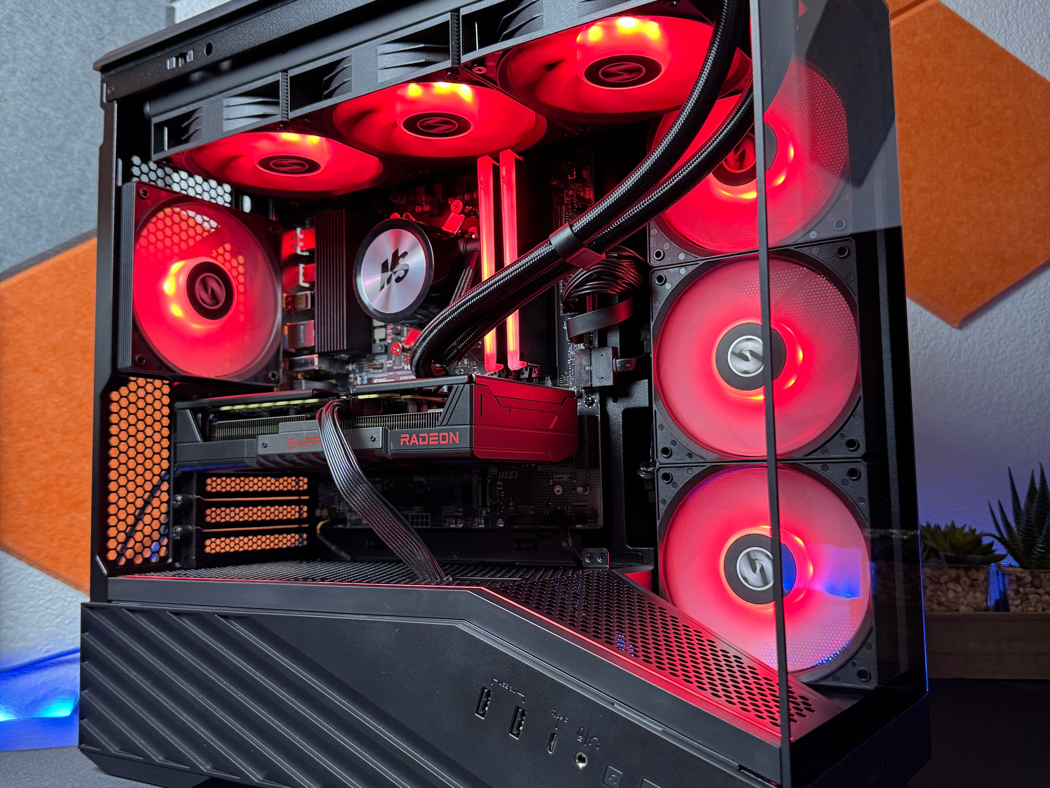 Custom Ryzen 5 7500X3D / RX 9060 XT 16g  Gaming PC Build