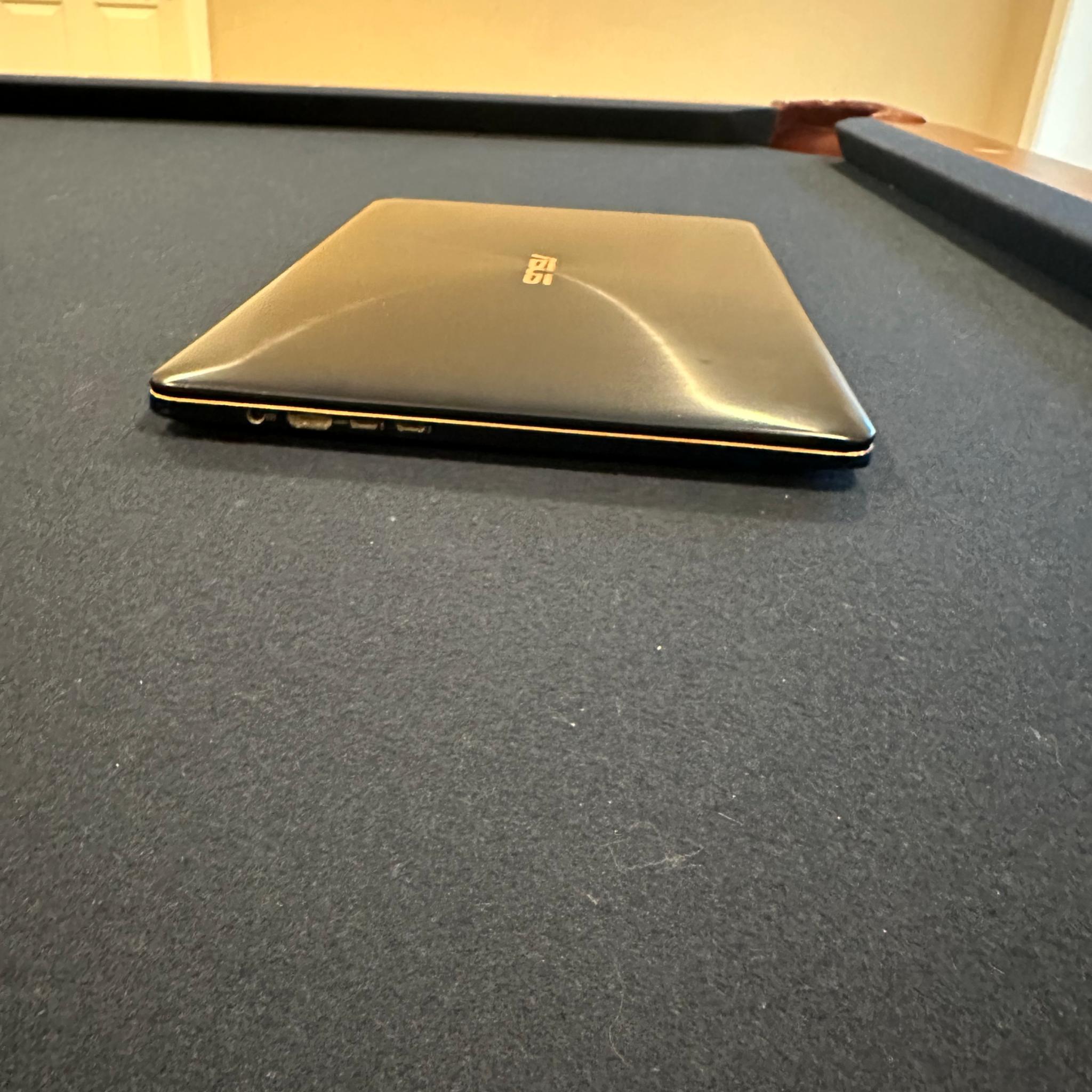 ASUS ZenBook Pro 15 UX580GE; Intel Core i9 8th Gen; NVIDIA GeForce GTX 1050 Ti