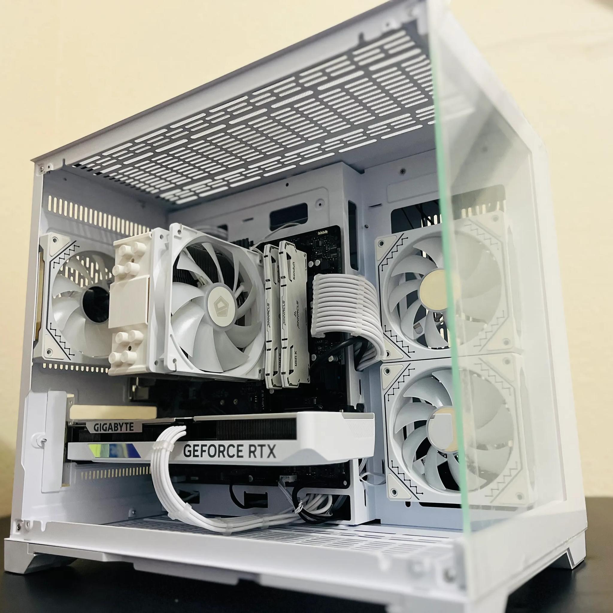 | RTX 4060 | Ryzen 5 5600 X | 16 GB 3200 Mhz | 500 GB Storage | Beautiful ARGB Supercomputer |