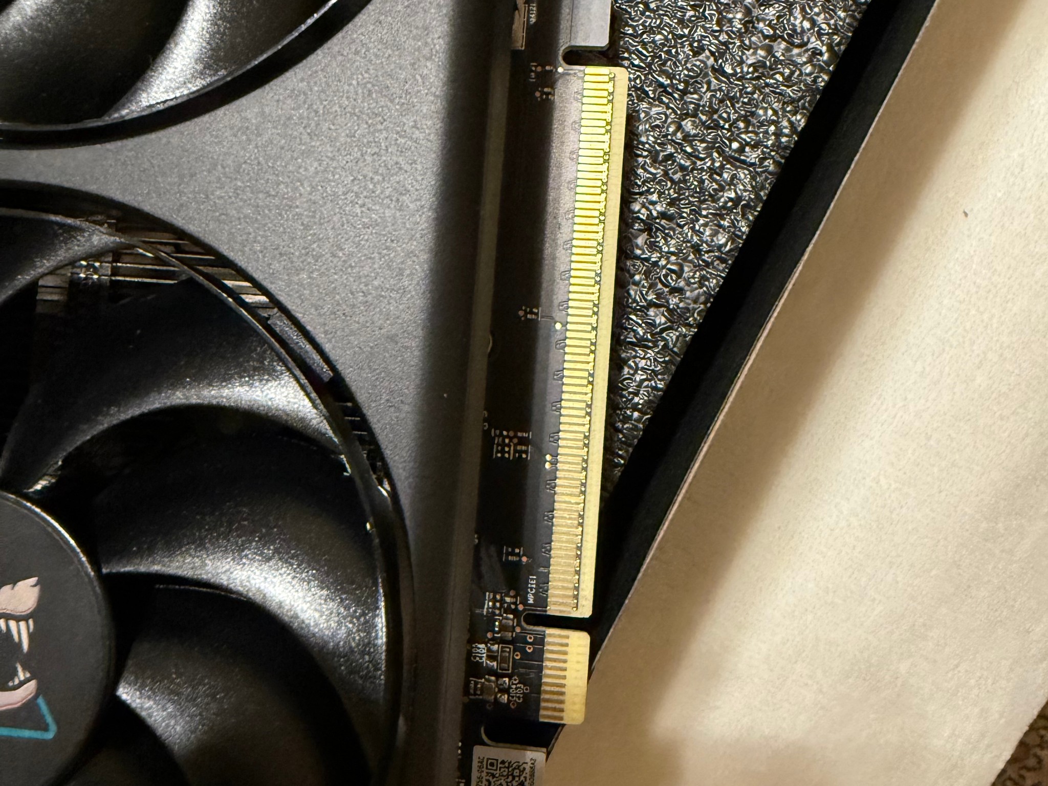 Powercolor Hellhound 9060 XT