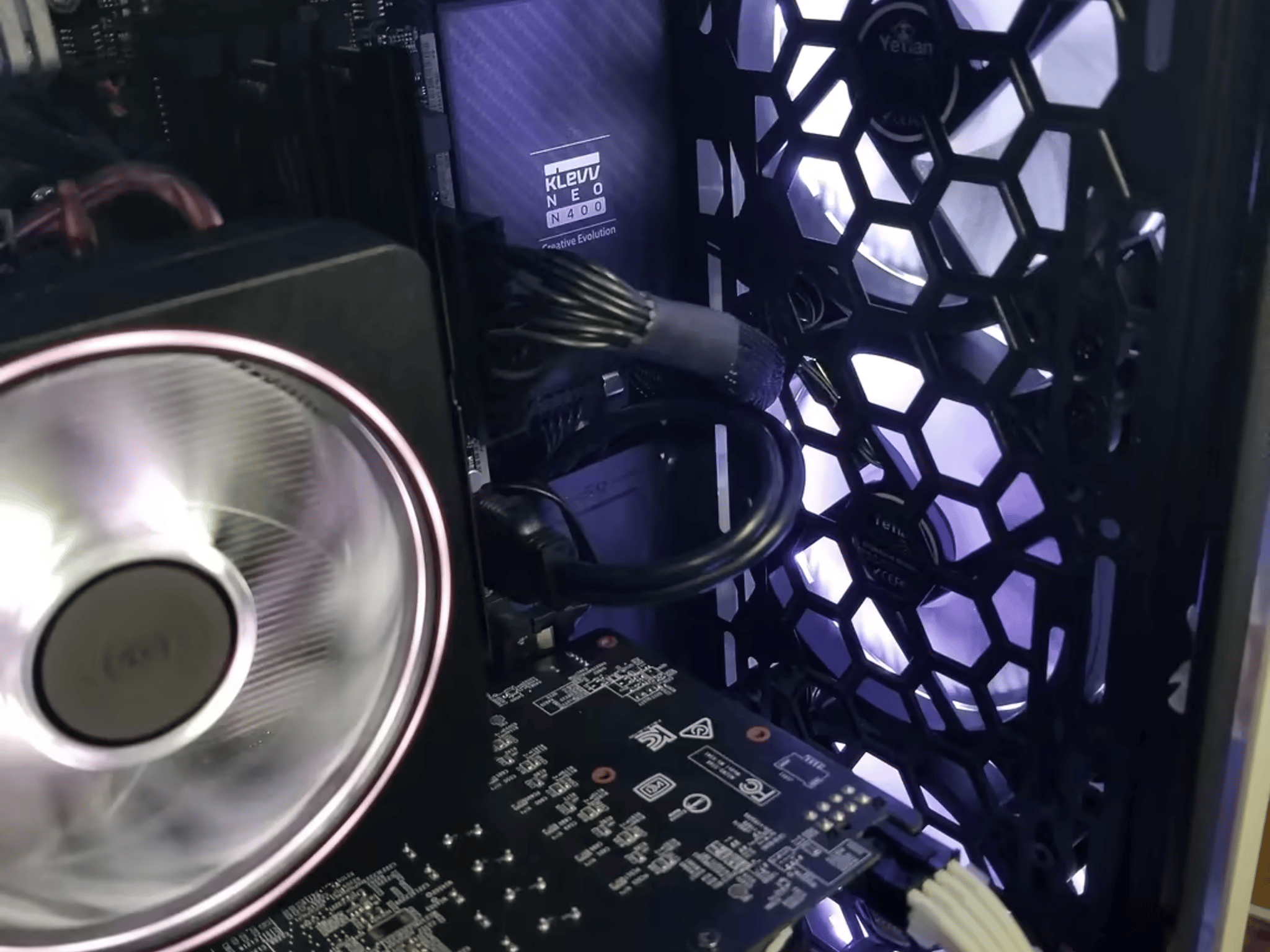 AMD Ryzen 5 1600 // AMD Radeon RX 580 8GB // NEO Forza 2x8 16GB 3200MHz // KLEVV 480GB SSD