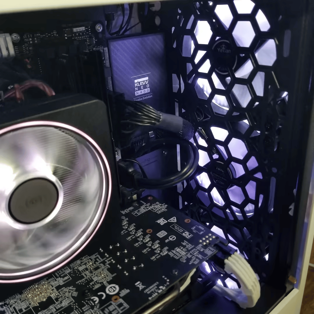 AMD Ryzen 5 1600 // AMD Radeon RX 580 8GB // NEO Forza 2x8 16GB 3200MHz // KLEVV 480GB SSD