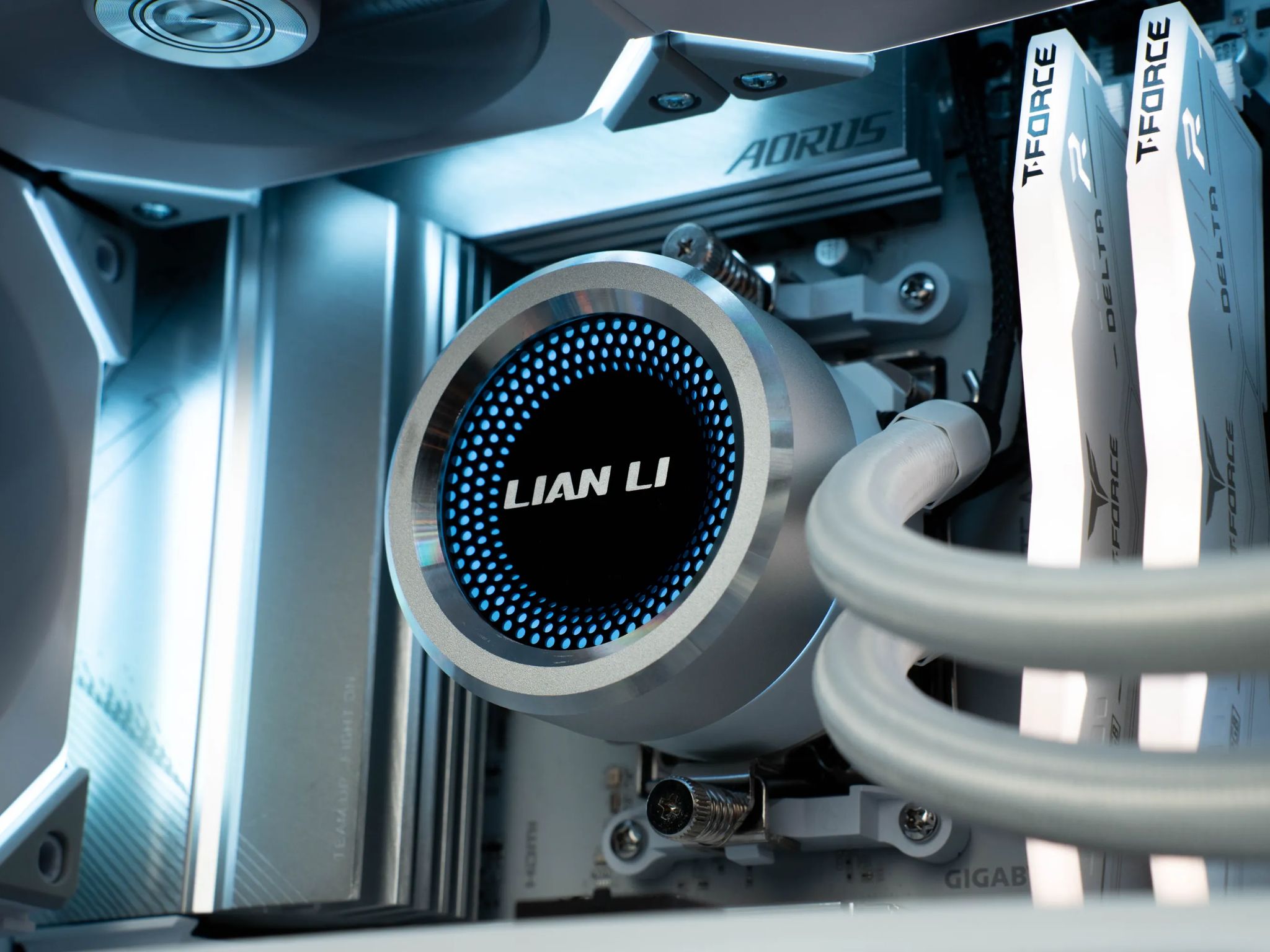 ~Singularity 2.0~ (RTX 4070 Ti | Ryzen 7 7700 | 32gb DDR5 6400MHz | 2tb SSD | WiFi | Bluetooth)