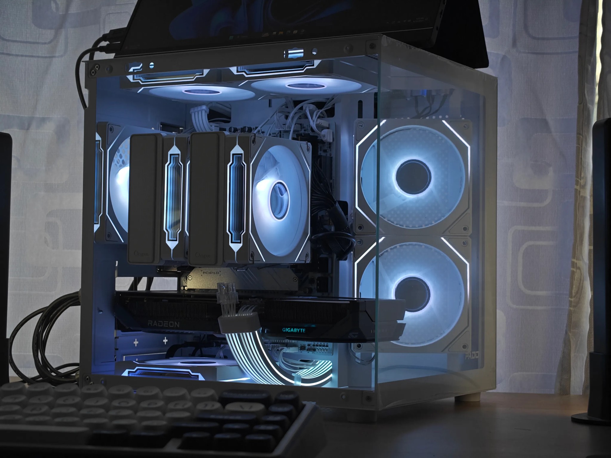 *VALUE-ORIENTED* RX 9060 XT 16GB, Ryzen 7 8700F, 32GB DDR5, 1TB NVMe | 1440P/4K Custom Gaming PC