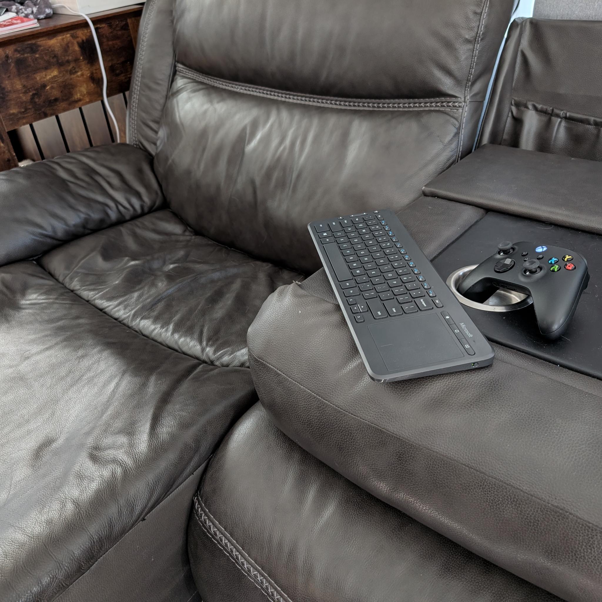 ⬛ "SLATE" - Living Room PC |4K Steam Machine | Console Killer | AM5 + RX 9060 XT 16GB🎮