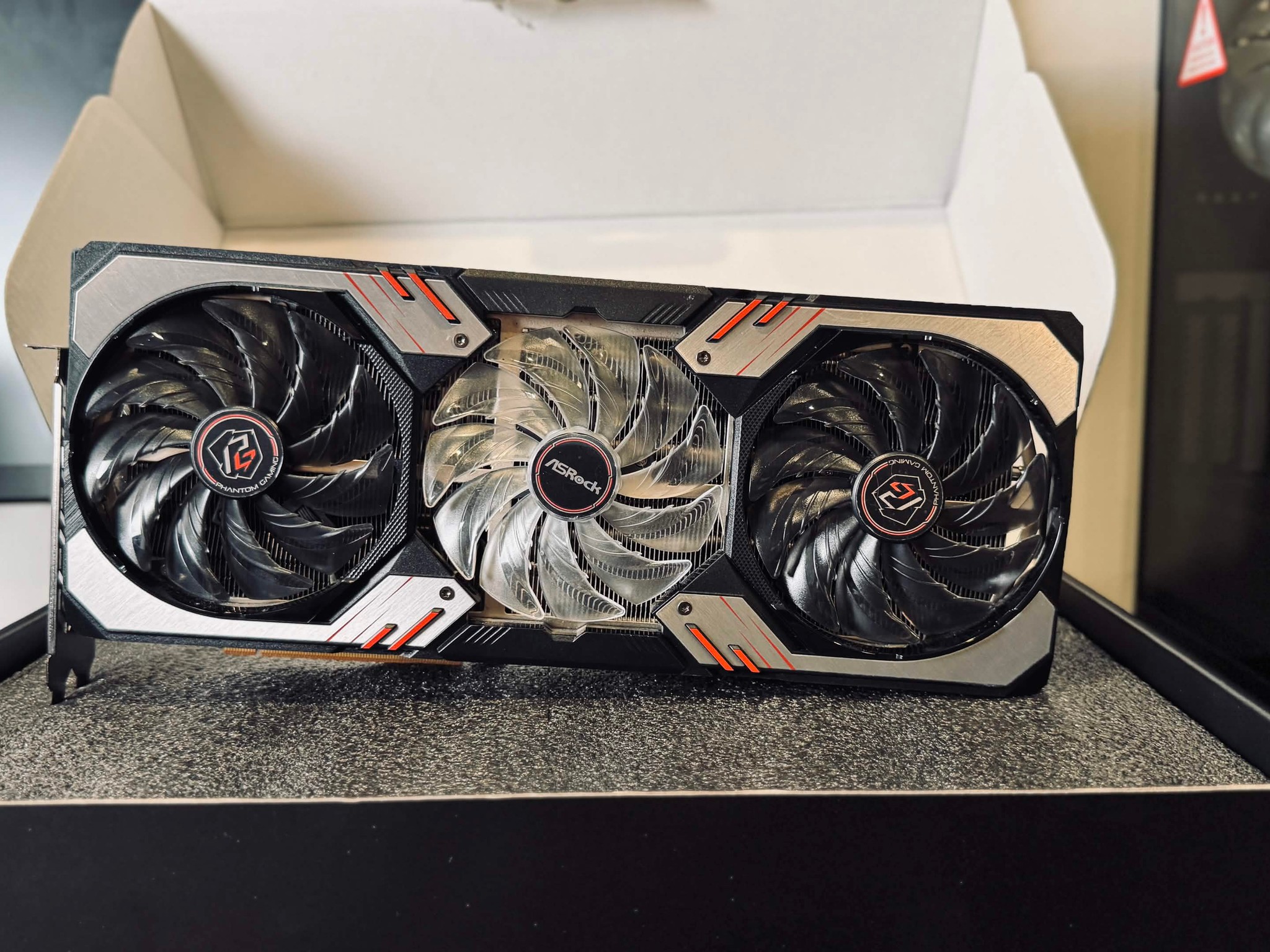 ASRock Radeon RX 6800 XT Phantom Gaming 16GB OC
