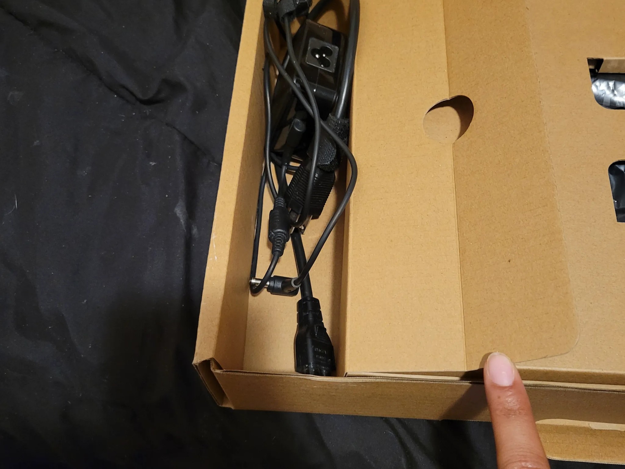 MSI Modern 14 14" Ultra Thin and Light Laptop AMD Ryzen 7-7730U 16 GB DDR4