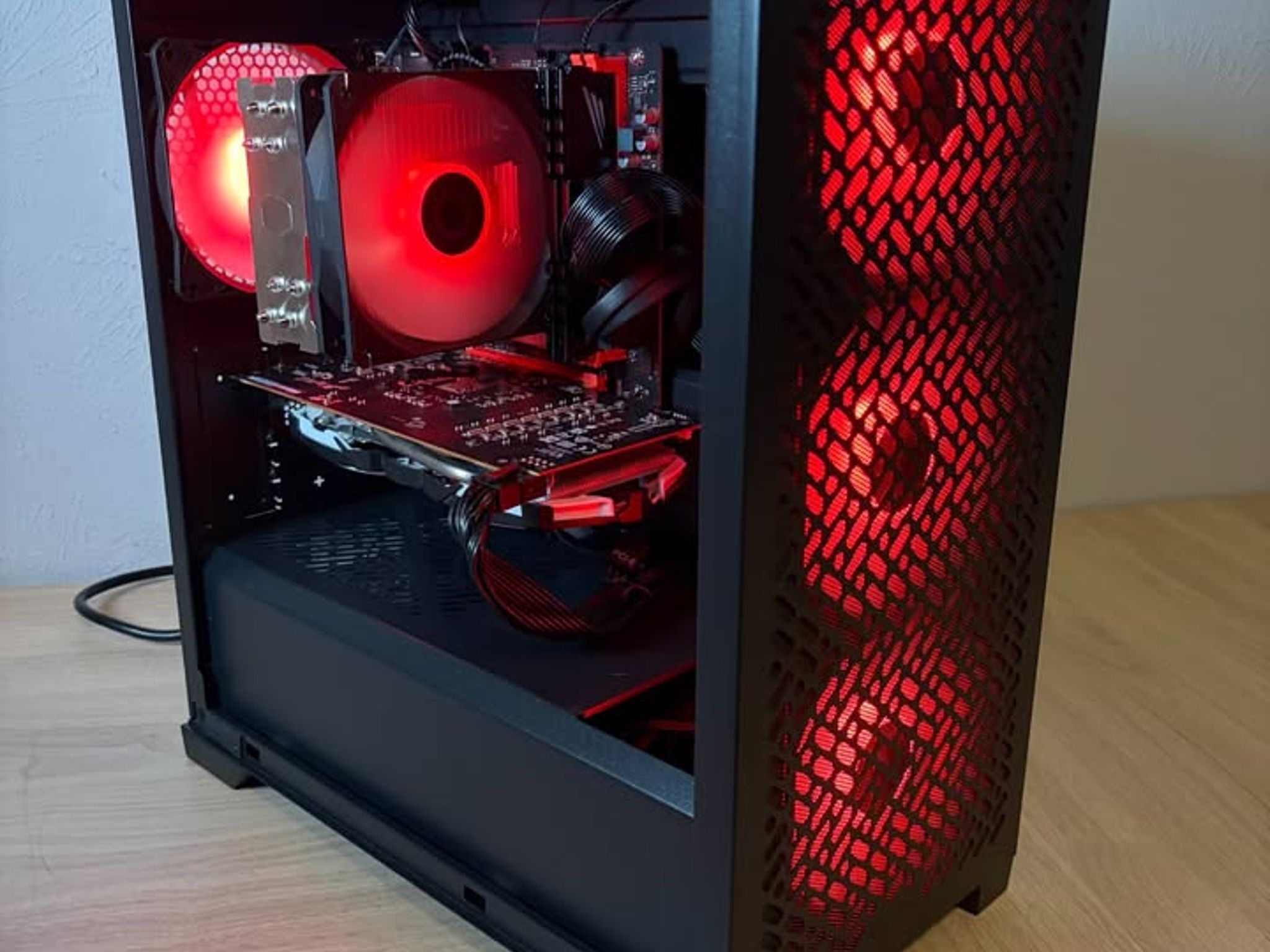 RX 6600 + Ryzen 5 3600 Custom Gaming PC