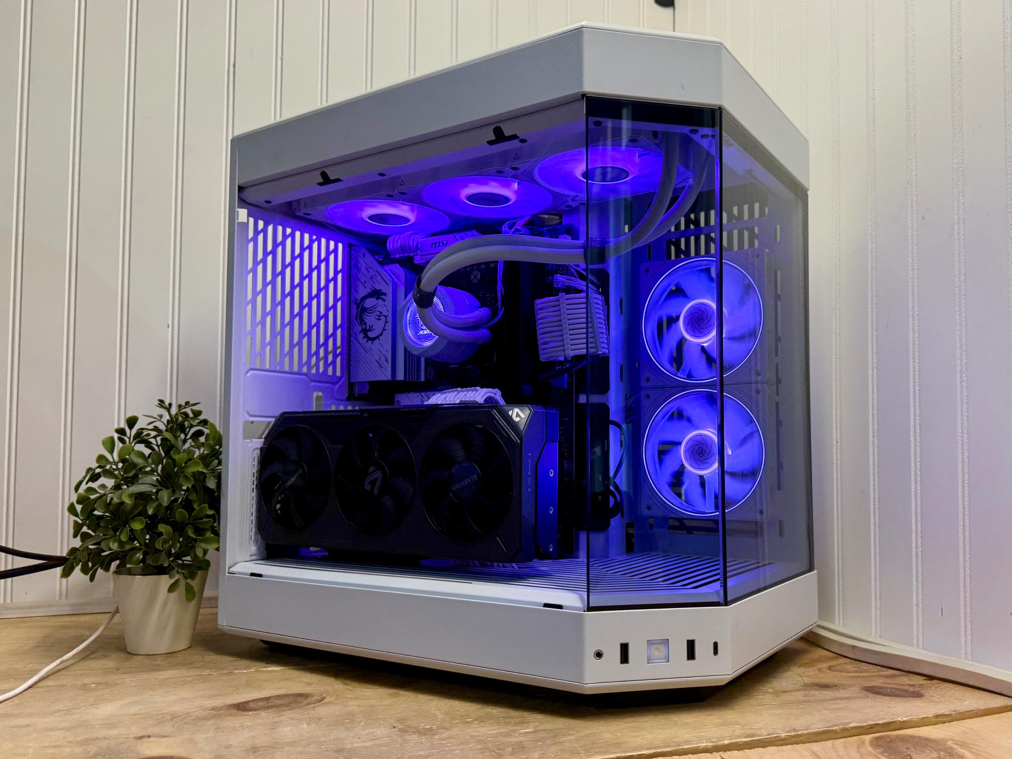 WHITE DRAGON  1440p /4k Gaming PC 7700x/9070XT/32g ddr5/x670E/1000w PSU /3 TB Storage/360mm AIO