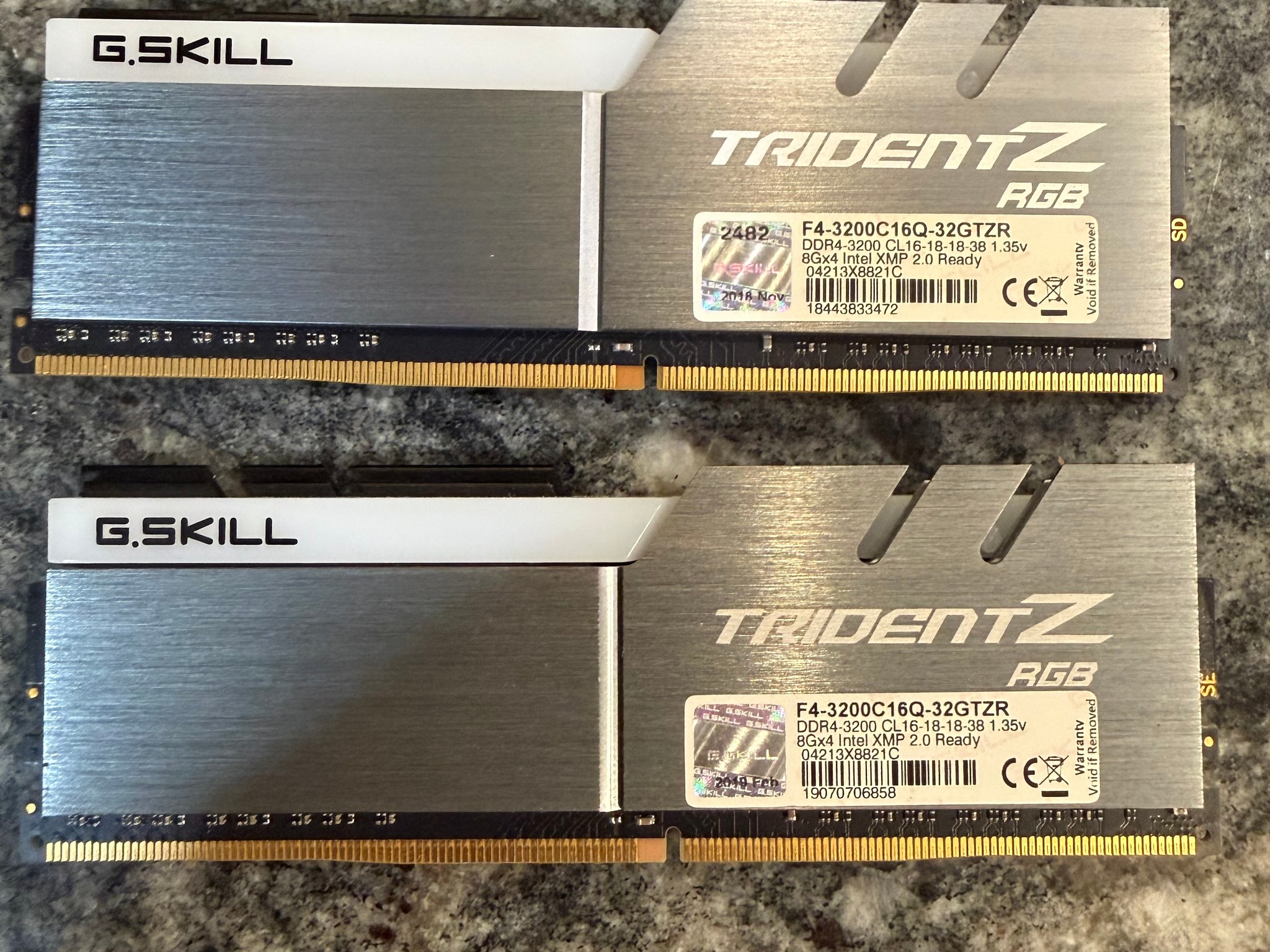 G.SKILL Trident Z RGB 16GB (2x8GB) DDR4-3200 DIMM 288-Pin F4-3200C16D-16GTZR