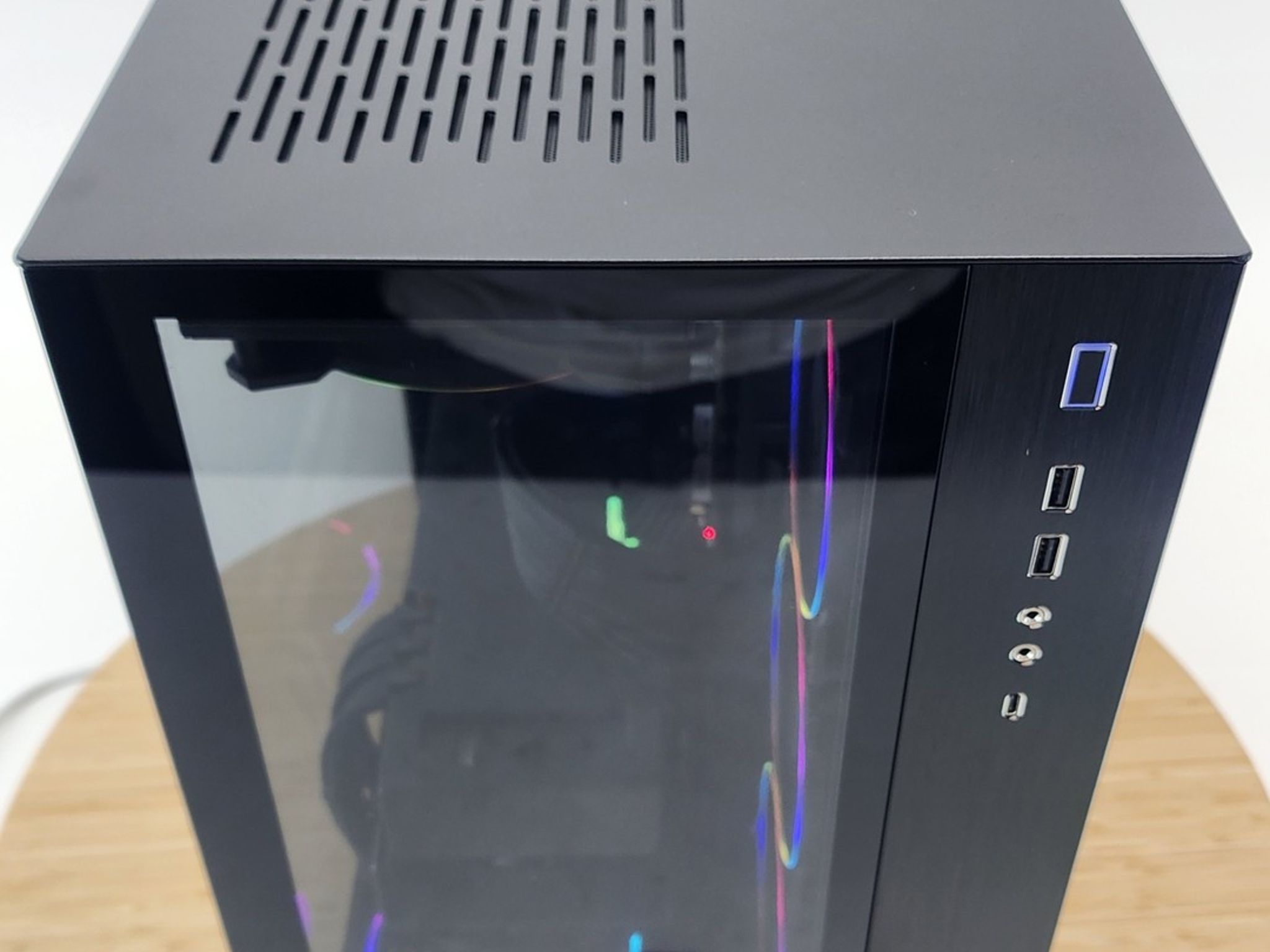 Gaming PC Ryzen 7 9800X3D 32GB RAM 2TB SSD RX 7900 XTX 24GB Win 11 Computer