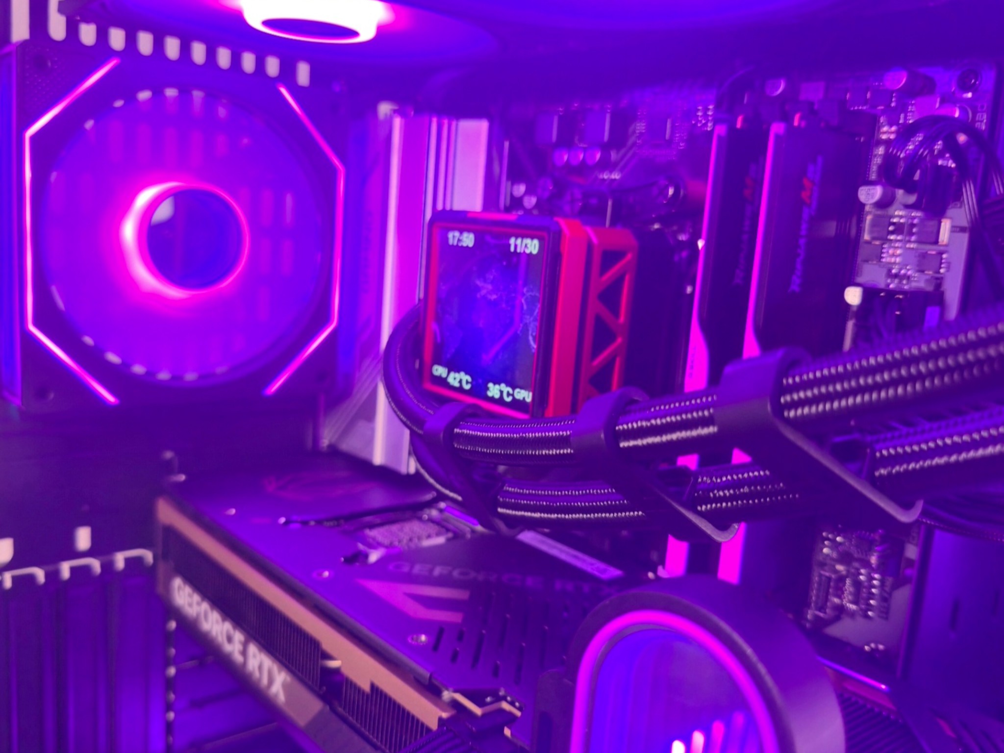 🟪Luminance V2🟪 Ryzen 7 7700 | 32gb ddr5 | RTX 5080 Gaming PC