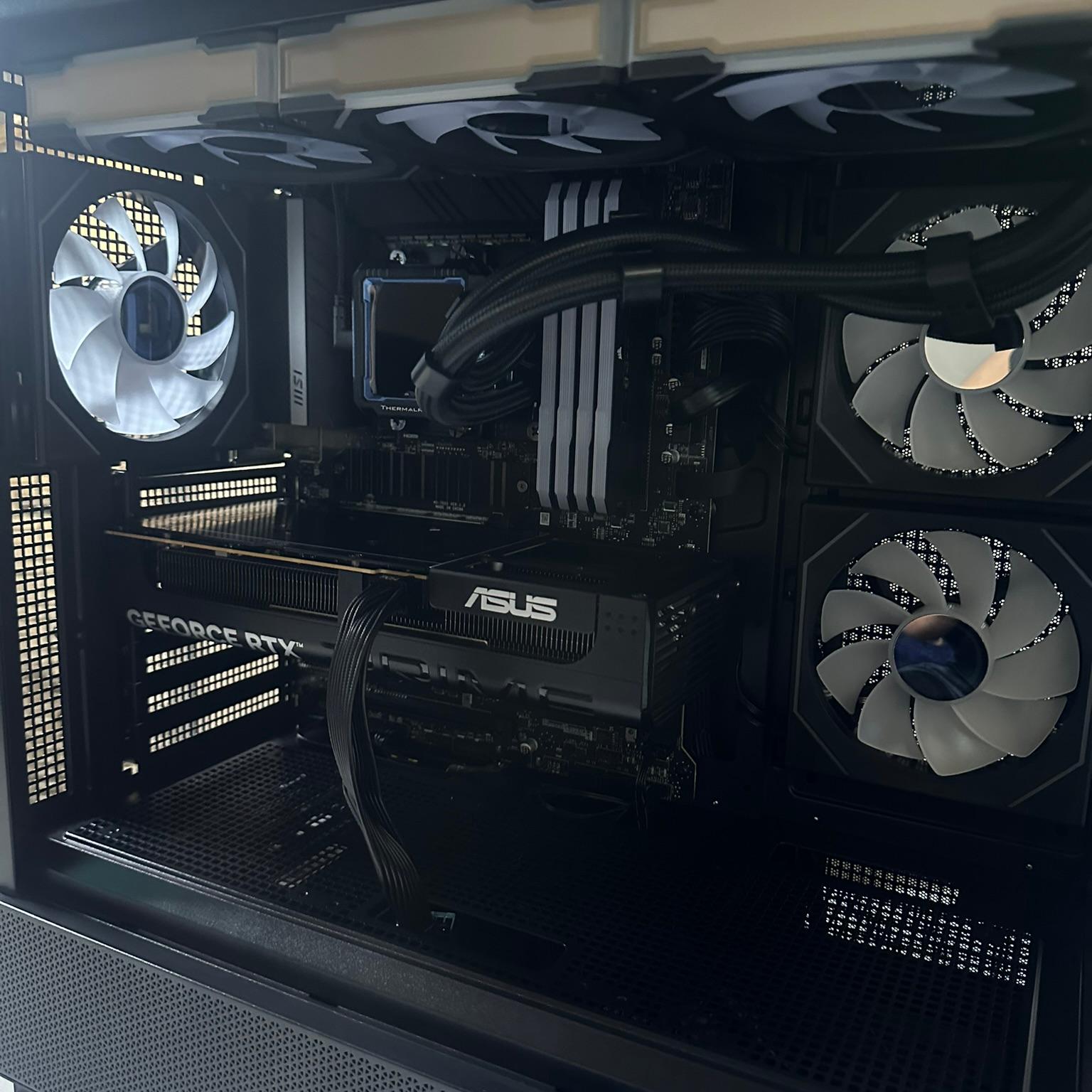 i5-12400F / RTX 5060 / 1TB NVME / 32GB RAM