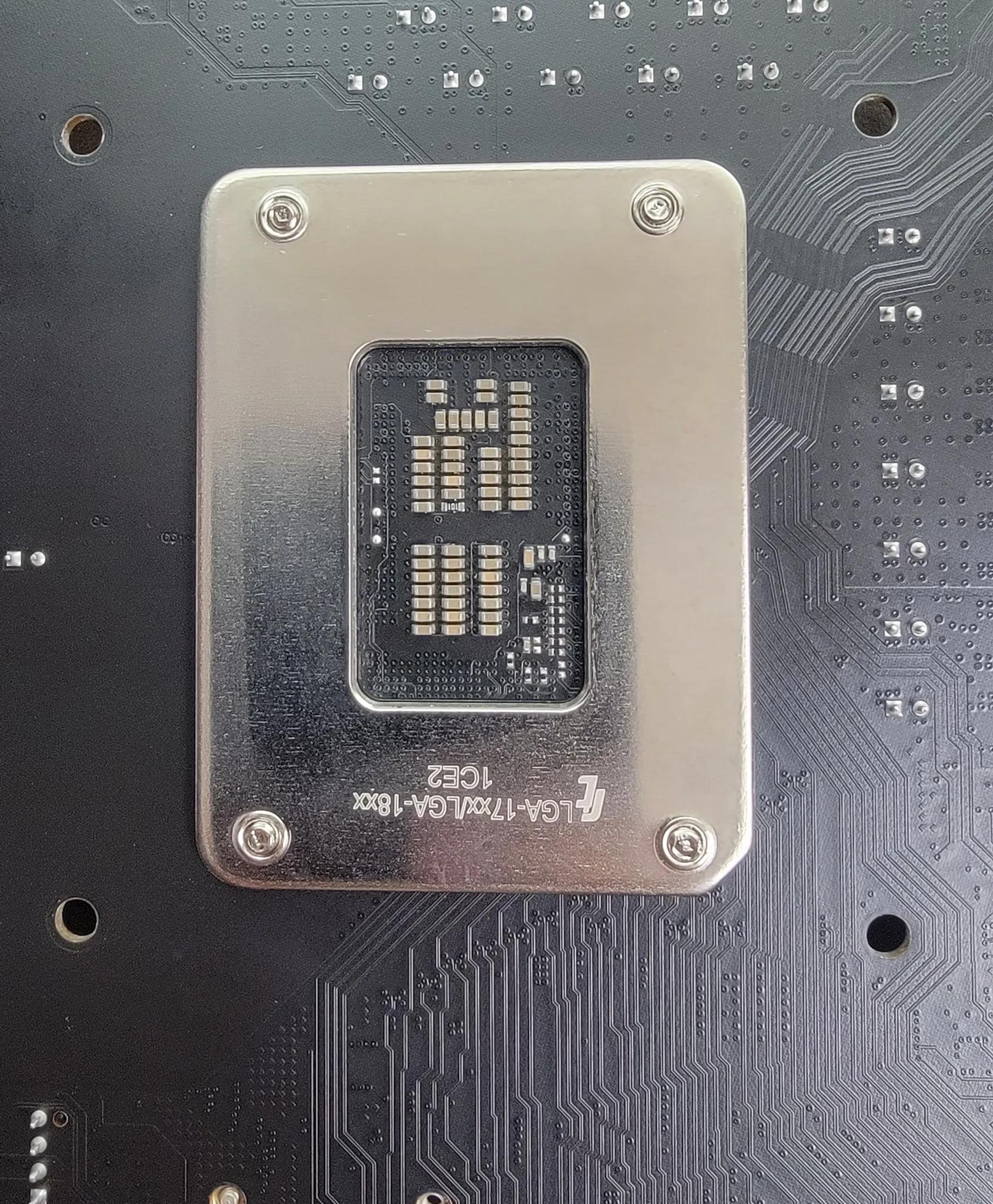 ASRock Z690 EXTREME LGA 1700 (14th,13th,12th Gen) SATA 6Gb/s DDR4 ATX Intel Motherboard