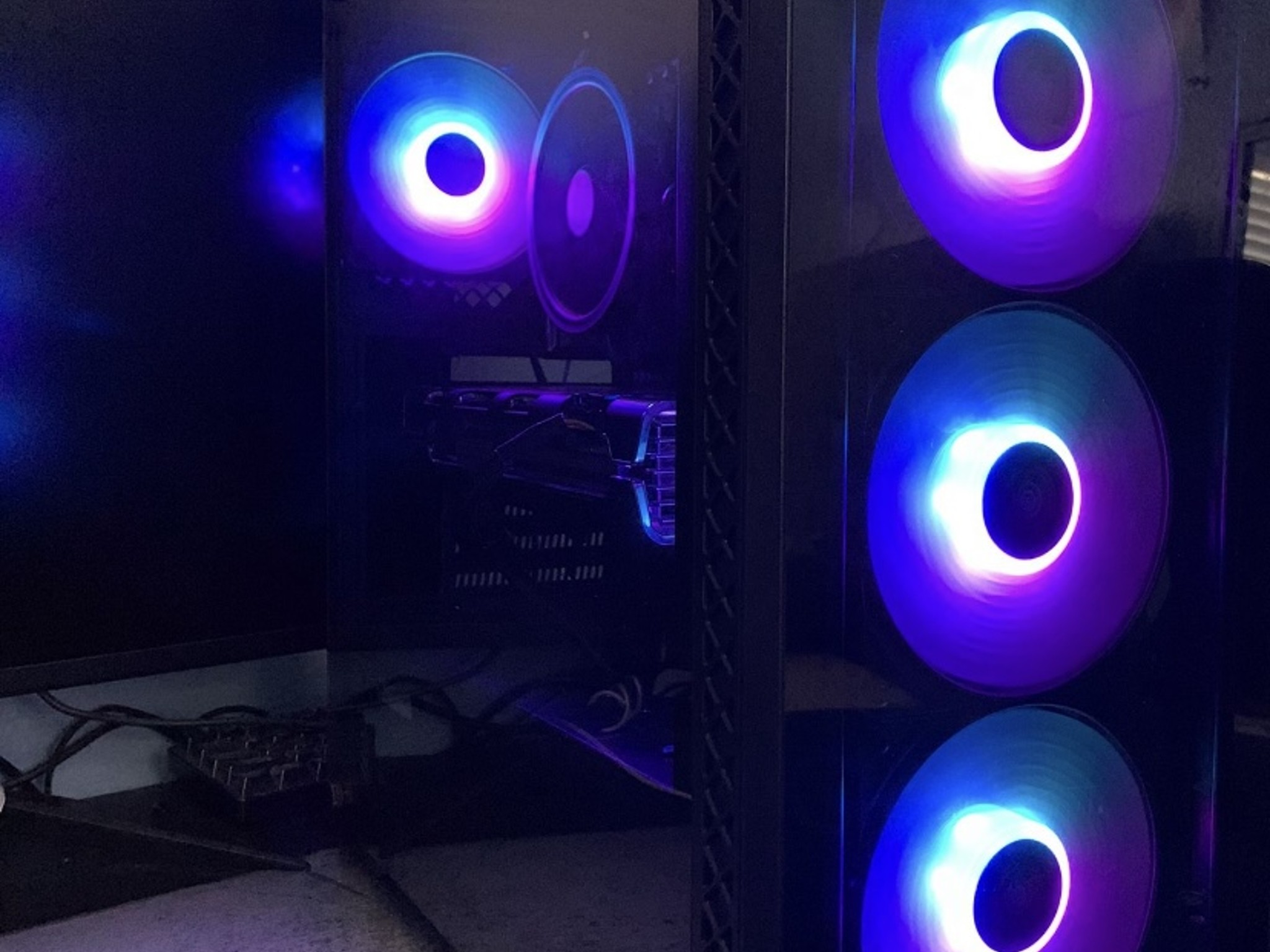 Rx 5600xt, i3 12100f, h610 motherboard, 500w psu, 16gb ddr4 : Desktop Gaming PC