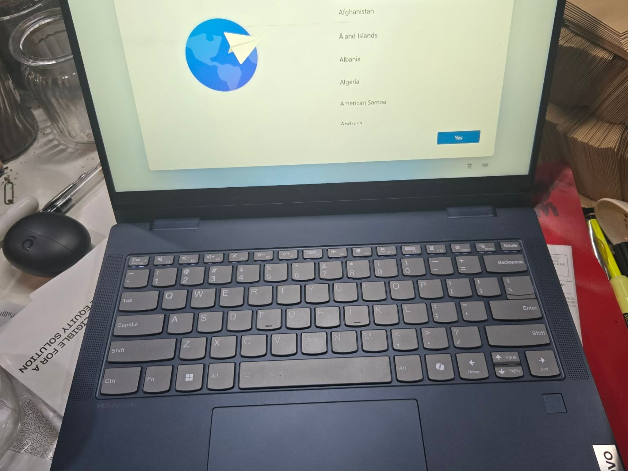 Ryzen 7 8845HS 16GB RAM 512GB SSD Radeon 780M Lenovo IdeaPad 5 2-in-1 14” Touch Laptop Gaming