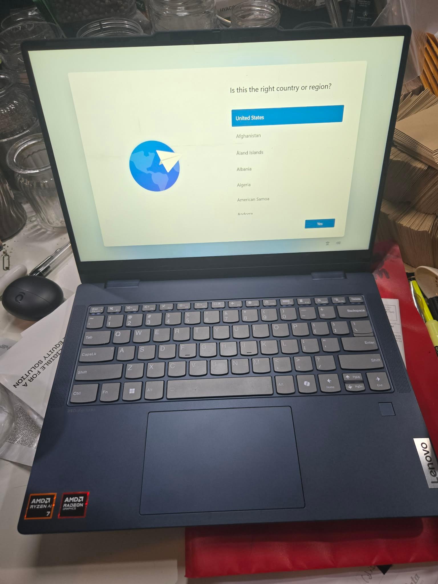 Ryzen 7 8845HS 16GB RAM 512GB SSD Radeon 780M Lenovo IdeaPad 5 2-in-1 14” Touch Laptop Gaming