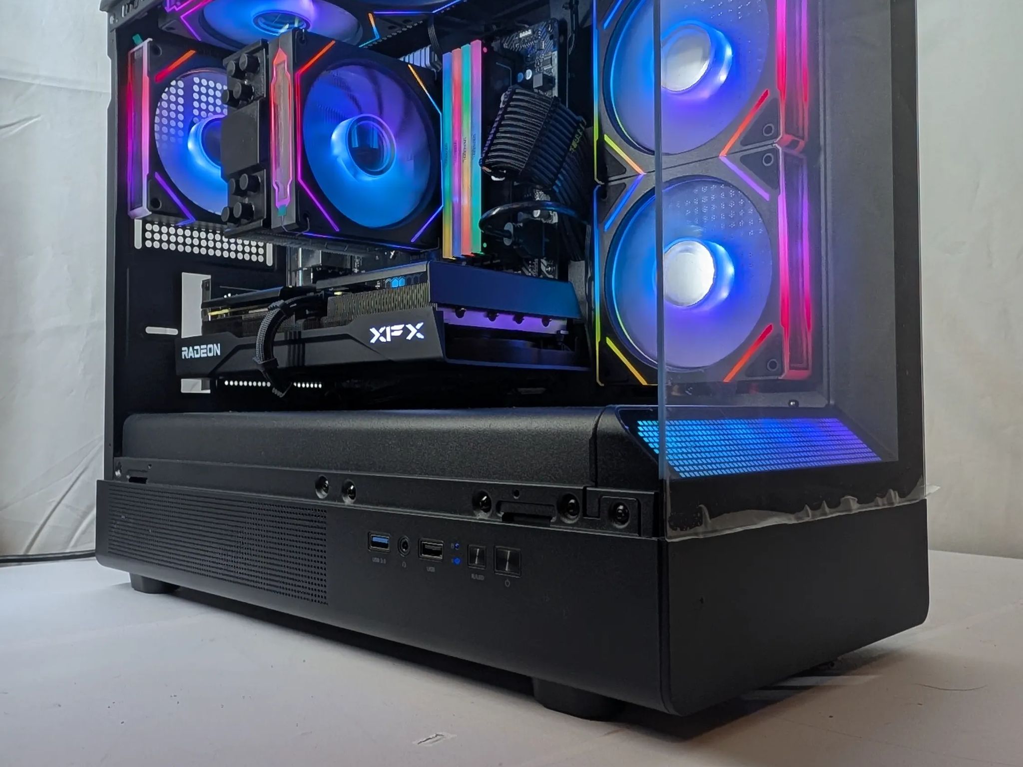 RX 9060 XT 16 GB | Ryzen 9 | 32 GB RAM | 1 TB NVMe | 650w PSU | Windows 11