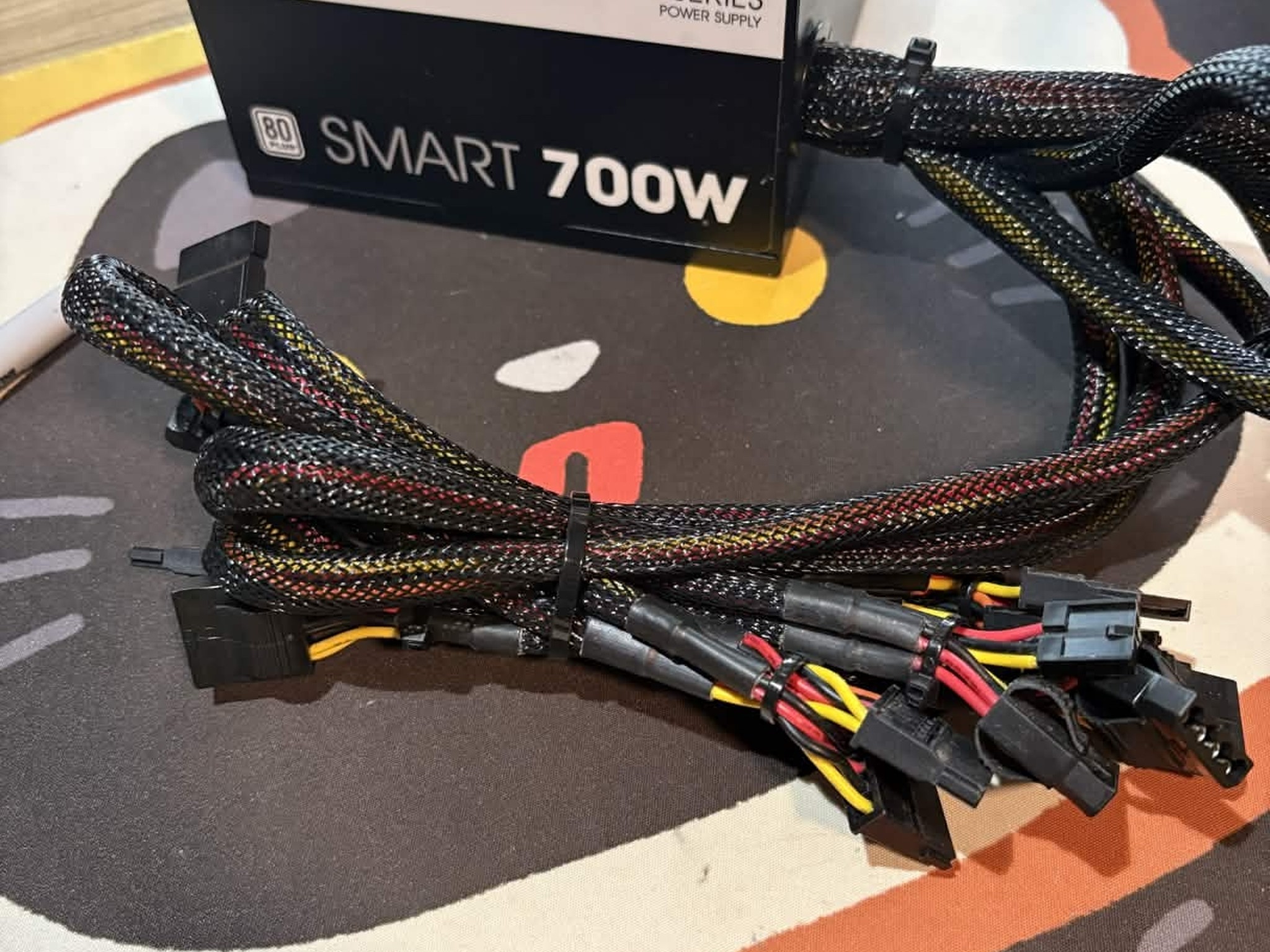 Thermaltake Smart 700W