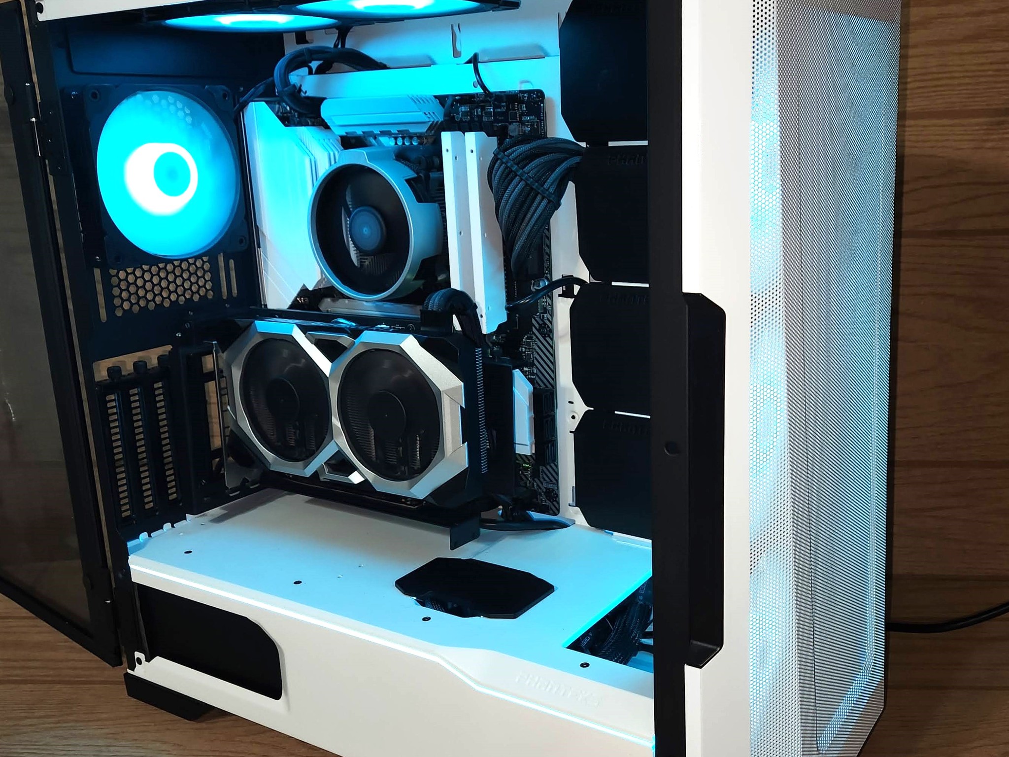 Custom RGB Gaming PC: R5 3600 RTX 2060 1TB SSD 16GB RAM