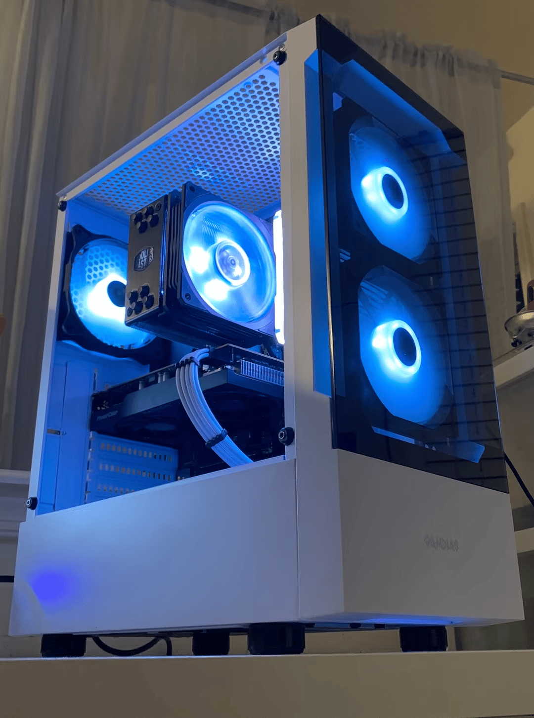 Divine😇/ RX6600xt, R5 3600 1440p Gaming and Streaming PC