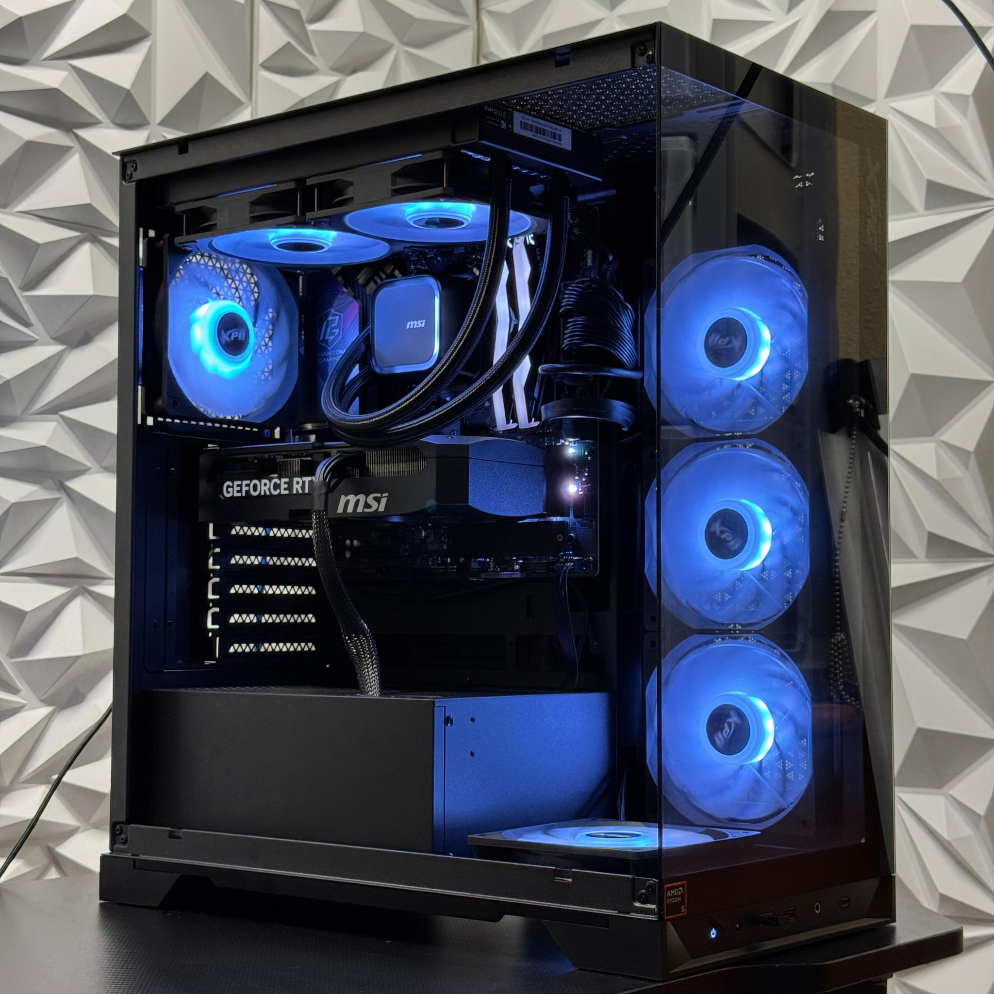 RTX 5070 / 16GB DDR5 / 1TB Samsung 980 Pro / Ryzen 9000 Series / 750w psu / liquid