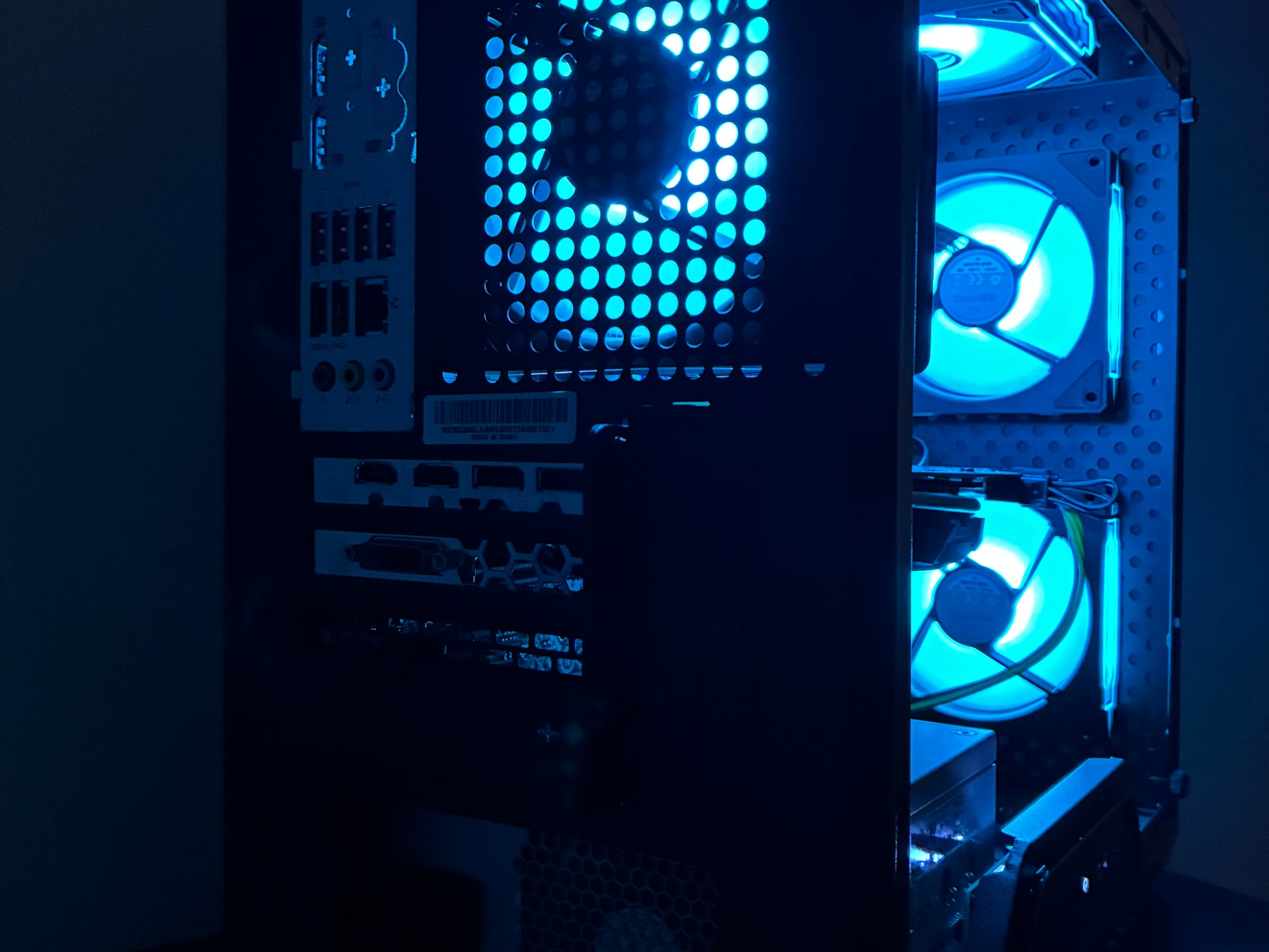 Low Cost Gaming PC | RX 580 4GB | Xeon CPU| 24GB Ram | 750GB Storage | 400W PSU
