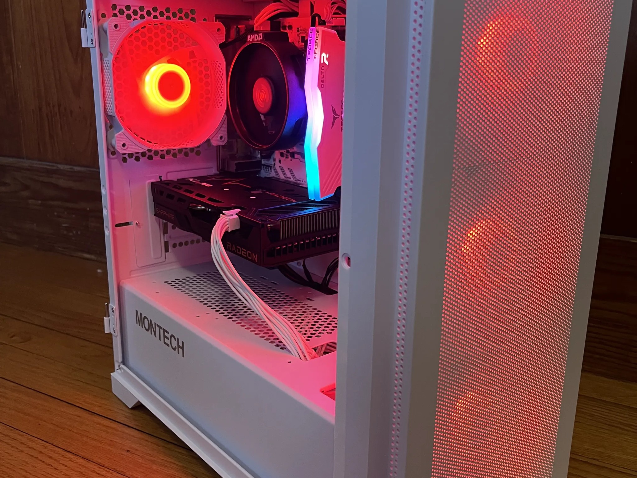 Ultra Budget White Gaming PC | Ryzen 5 5500 | RX 6500 xt