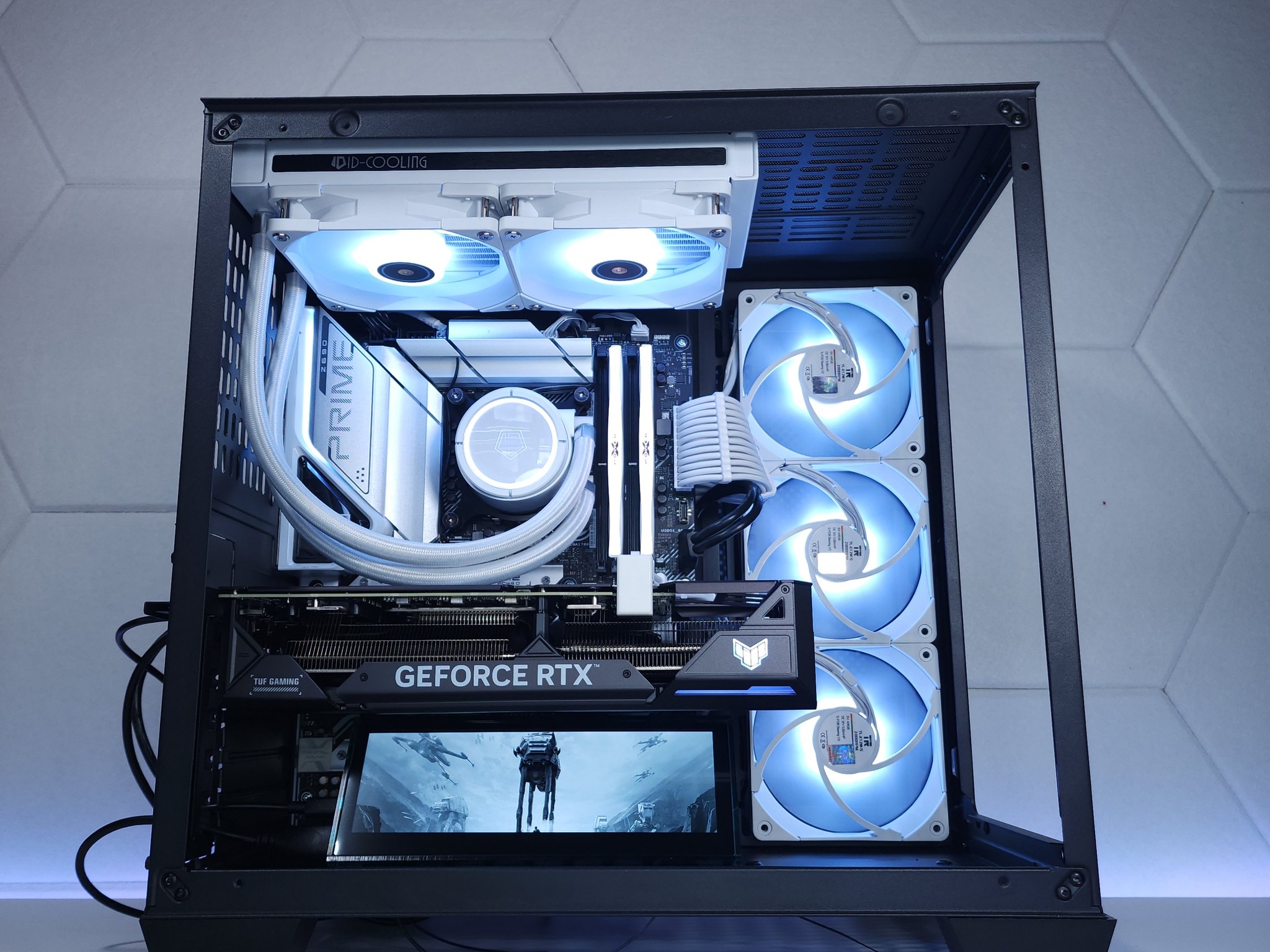 💙🤍RTX 4070 | Core i5 12600K | 32GB 6000MHz | 1TB NVMe SSD