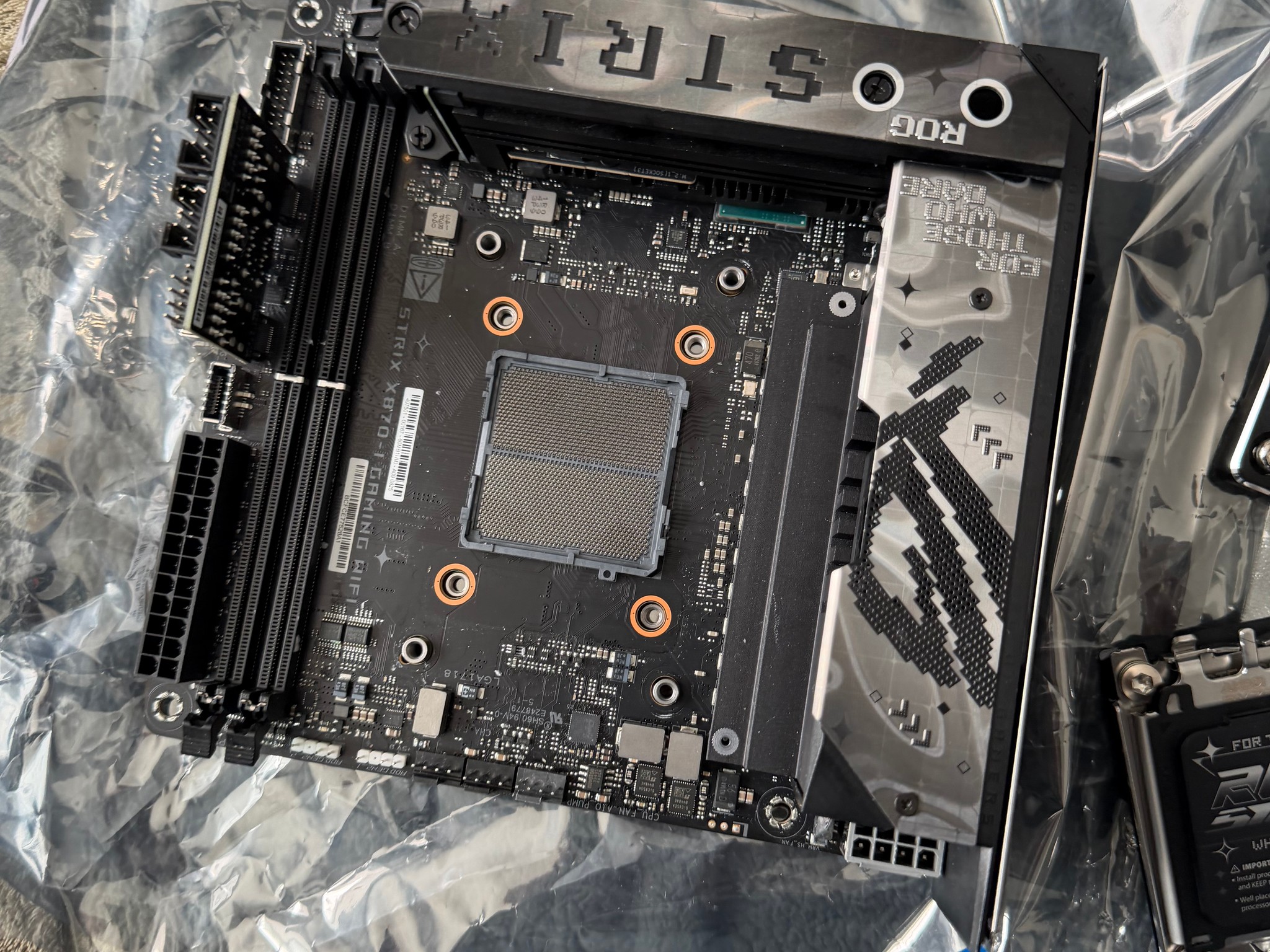 asus x870i Itx motherboard