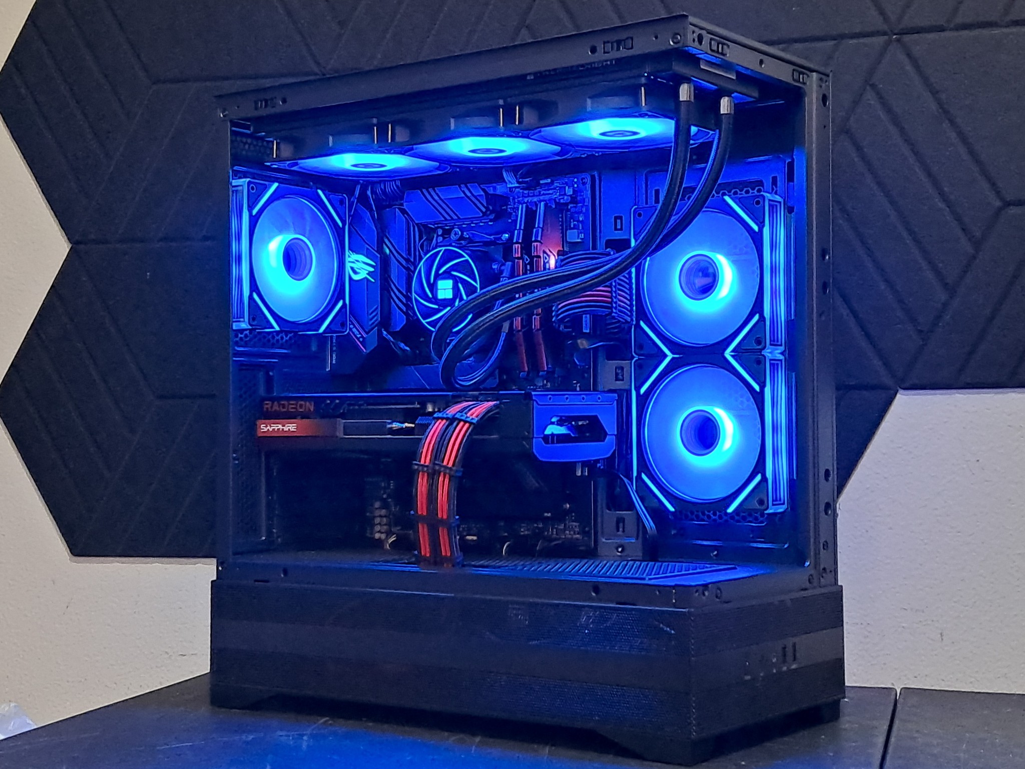 🔴Red Rage ROG🔴Ryzen 7 5800XT | RX 7700 XT | 16GB DDR4 | 1TB SSD | WiFi!